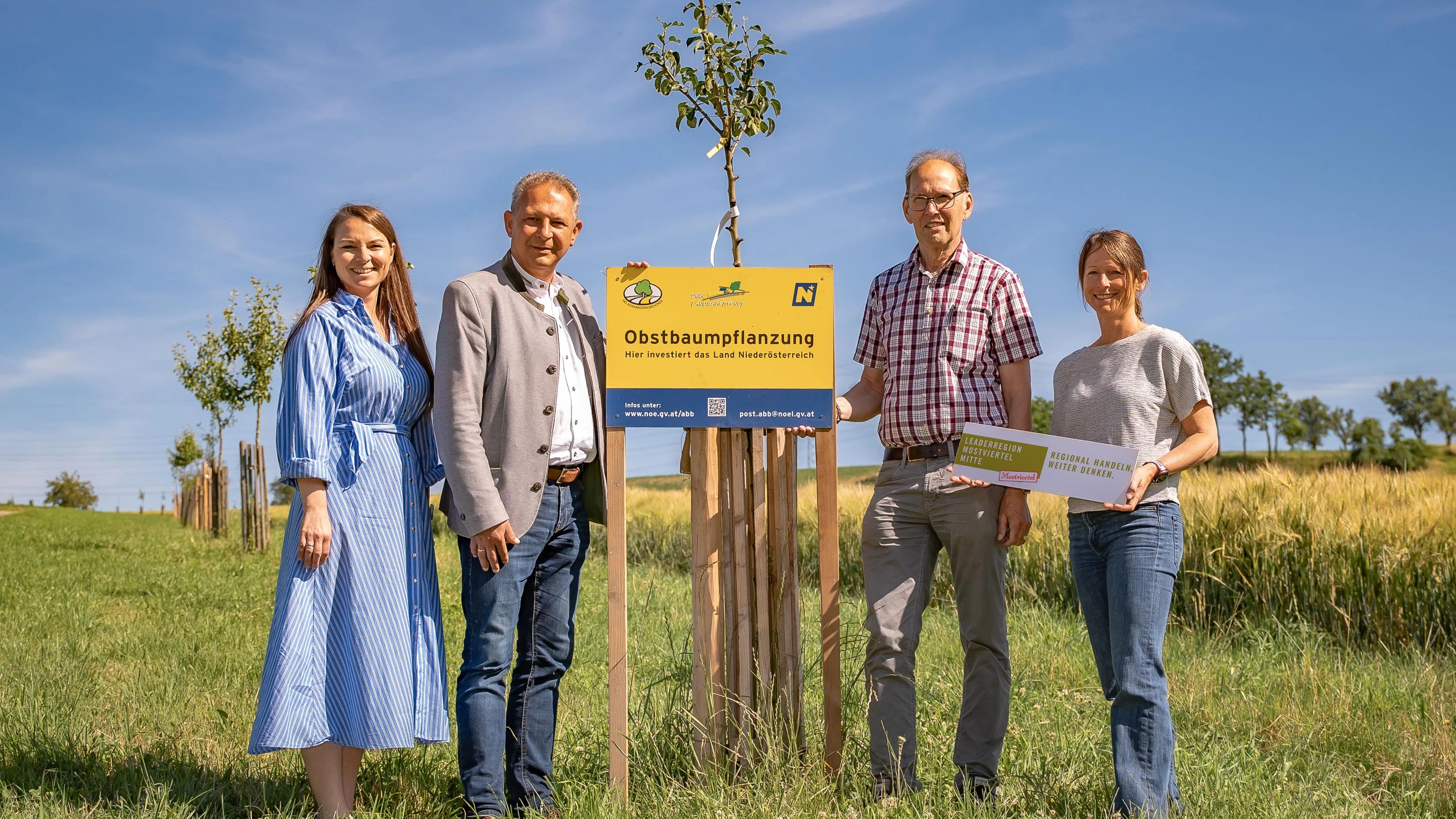 v.l.: Projektmanagerin Maria Haider, Bgm. Manfred Roitner, Franz Lumesberger vom NÖ Landschaftsfonds, Projektkoordinatorin Martina Grill