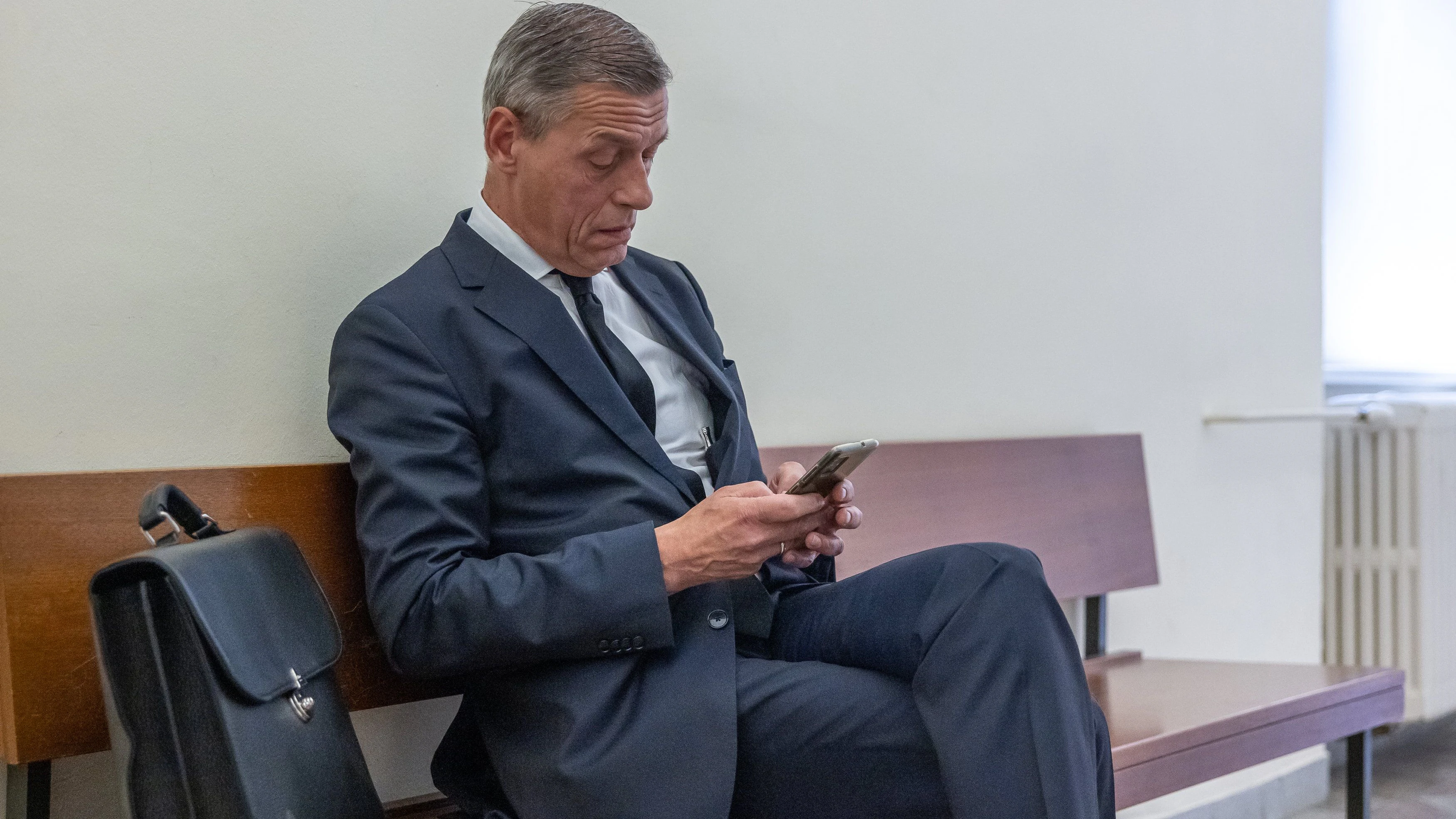 10.08.2022, Landesgericht, Innsbruck, AUT, Prozess, Ibiza U-Ausschuss gegen OStA Johann Fuchs, Fortsetzung der Verhandlung gegen den leitenden OStA Johann Fuchs wegen des Verdachts der Verletzung des Amtsgeheimnisses und der falschen Beweisaussage im Ibiza-U-Ausschuss, im Bild Christian Pilnacek (Zeuge) // Christian Pilnacek during a process, Ibiza U-Committee against OStA Johann Fuchs, Continuation of the trial against senior OStA Johann Fuchs on suspicion of violating official secrecy and giving false evidence in the Ibiza U Committee at the Landesgericht in Innsbruck, Austria on 2022/08/10. EXPA Pictures © 2022, PhotoCredit: EXPA/ Johann Groder