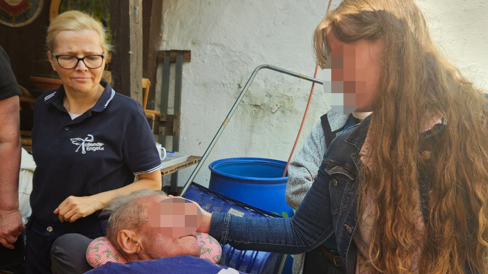Es gab liebevolle Streicheleinheiten für den geliebten Vater, Opa und Uropa.