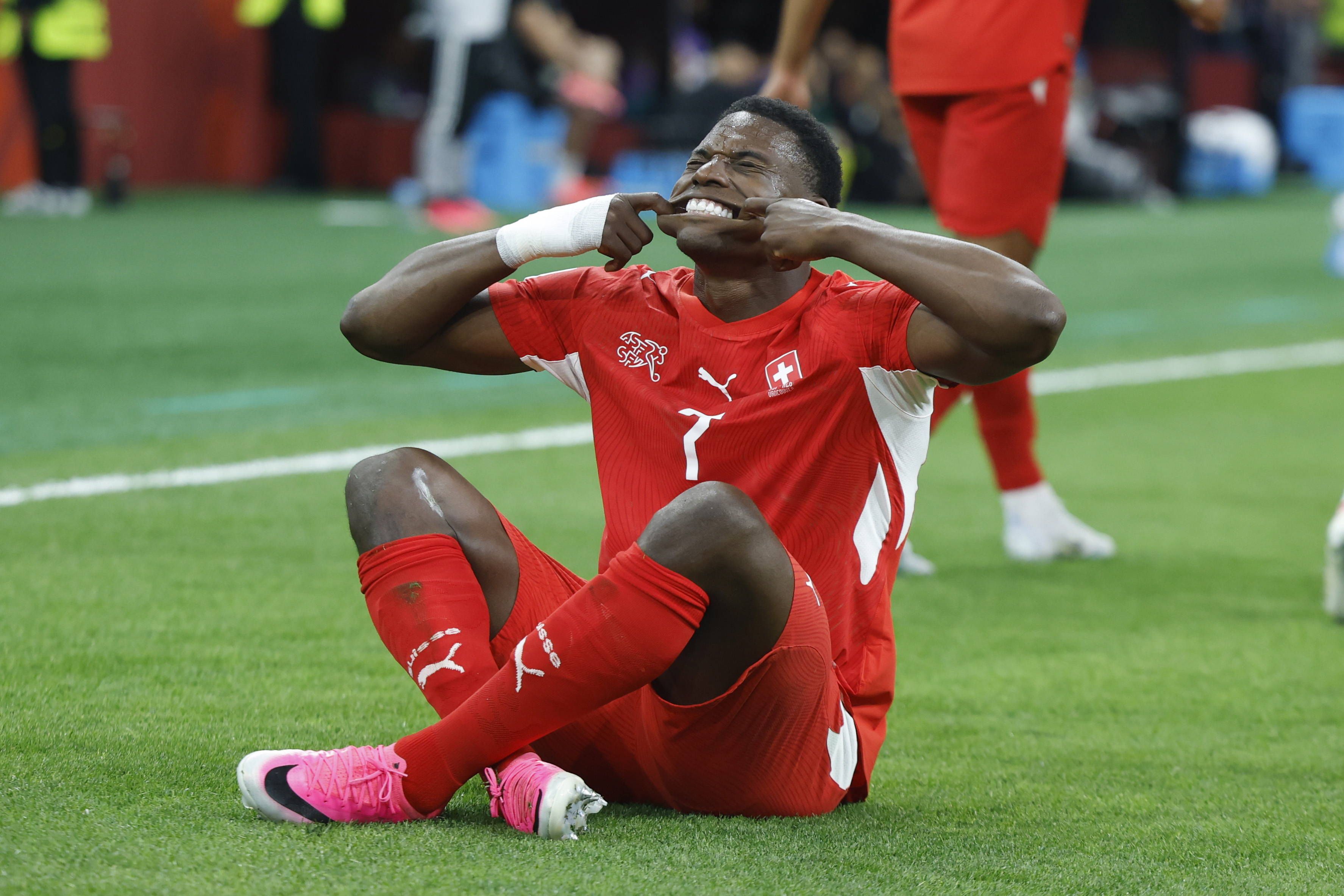 Breel Embolo jubelt.