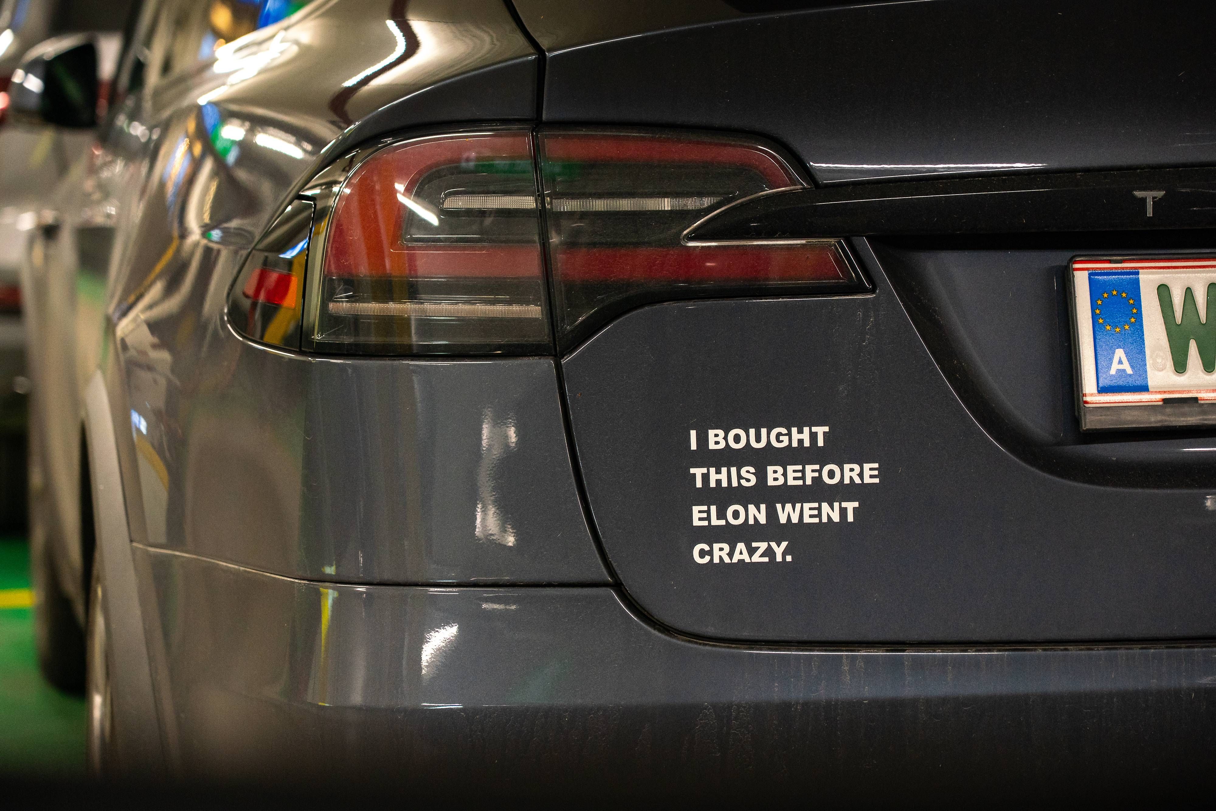Heute.at - Elon nicht mehr crazy? Wieso Europa wieder Tesla kauft