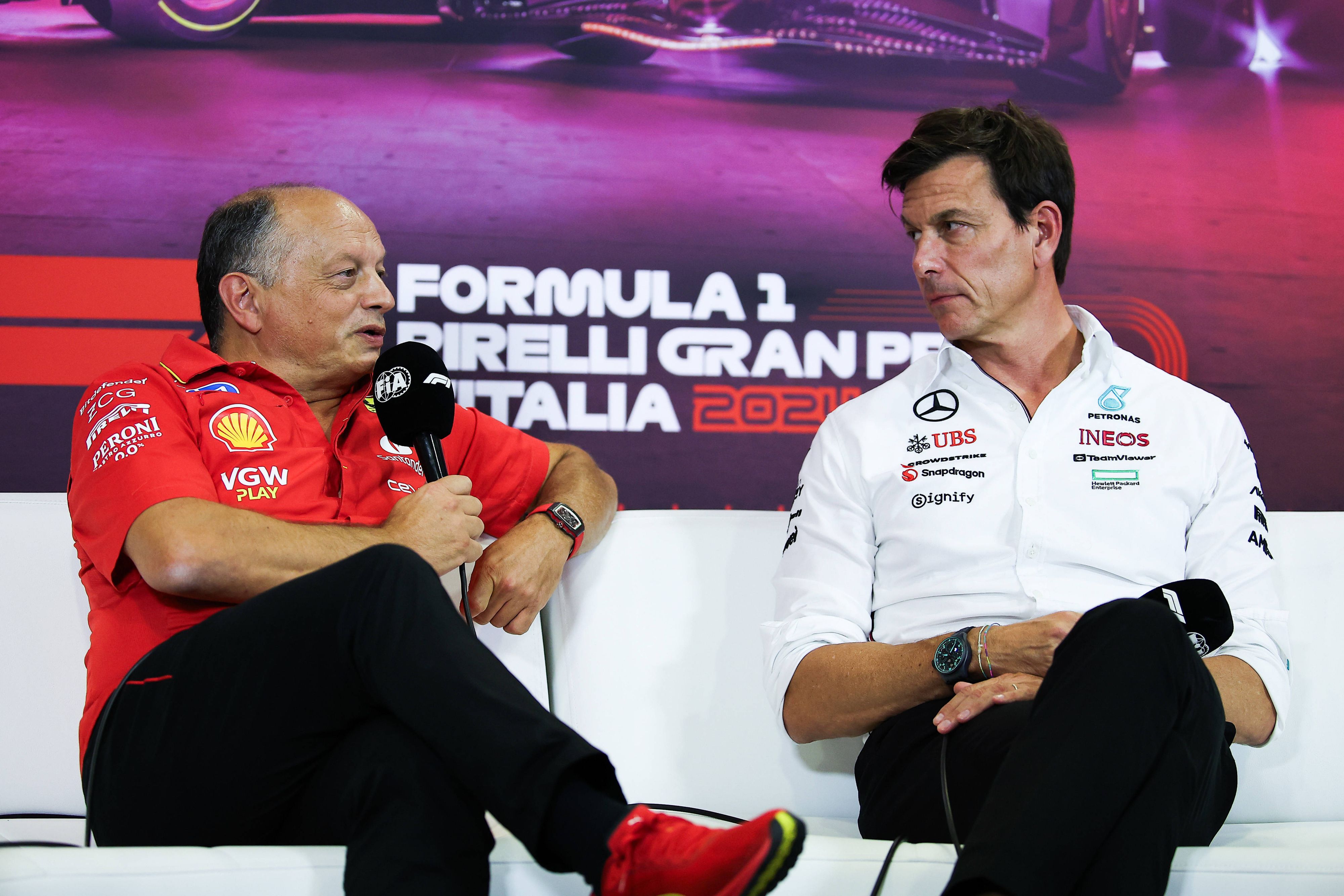 Formel-1-Teamchef Fred Vasseur kontert die Vorwürfe v on Toto Wolff. 