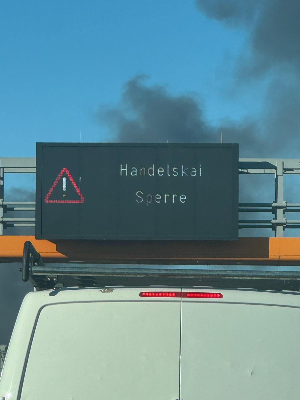 Tangentensperre nach Großbrand in Wien.