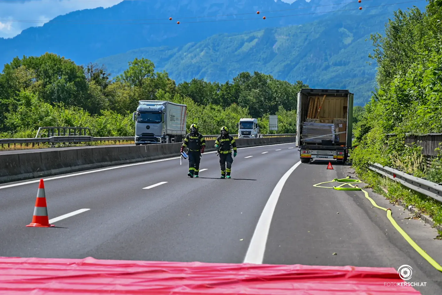 Aus einem Lkw ist auf der Pyhrnautobahn Gefahrgut ausgetreten.