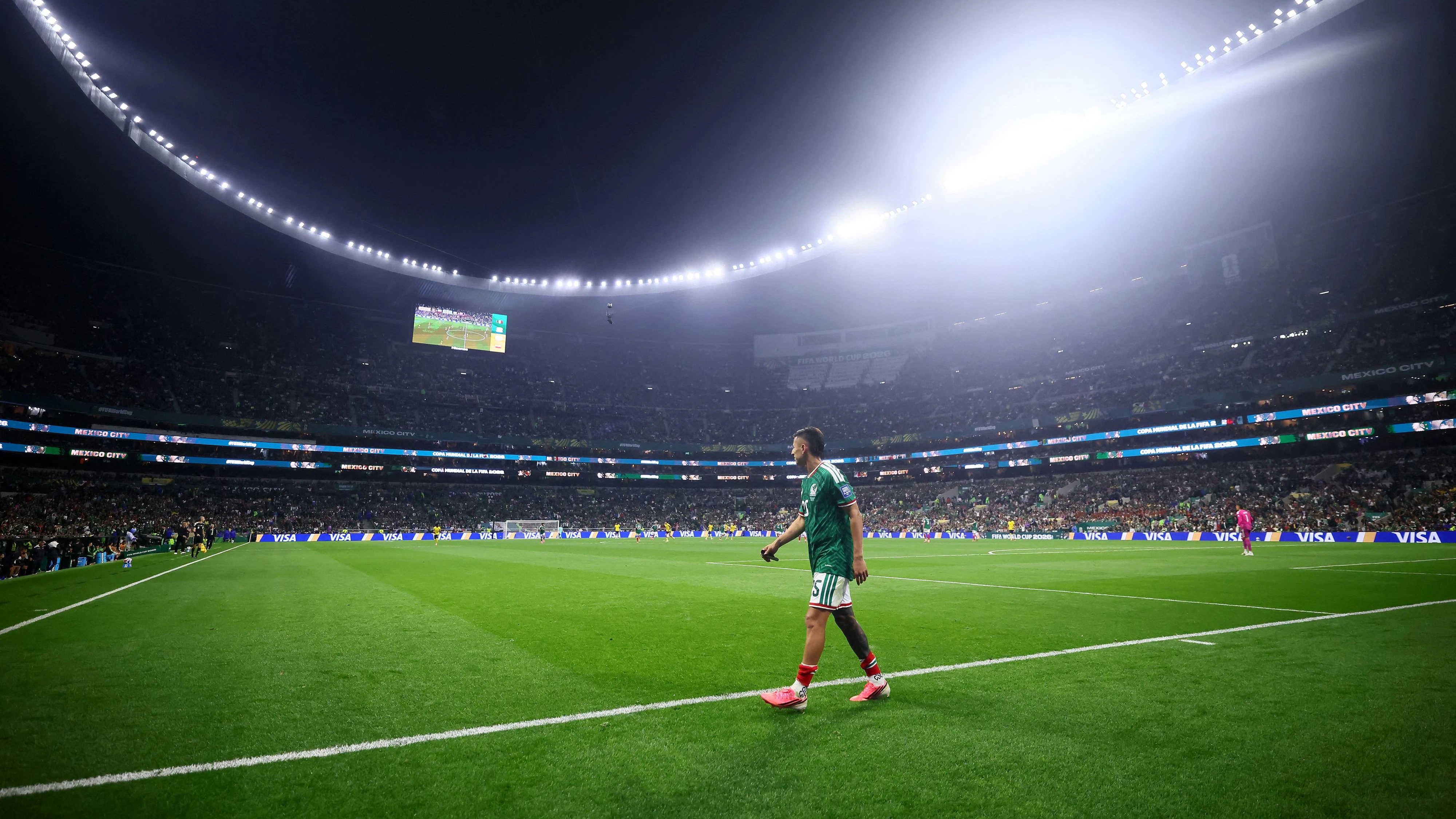 Das Achtelfinale zwischen Mexiko und England in Mexiko City wird nun doch nicht verlegt. 
