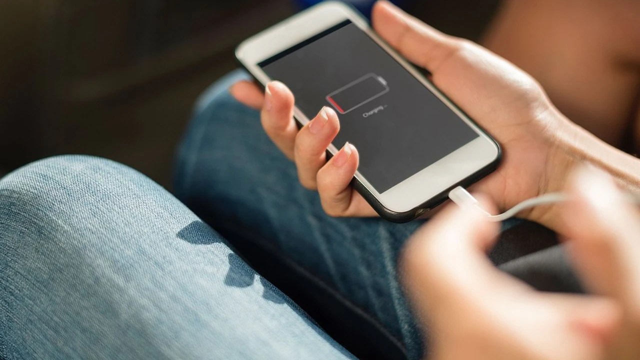 Heute.at - So riesig wird der Akku beim iPhone 18 Pro Max