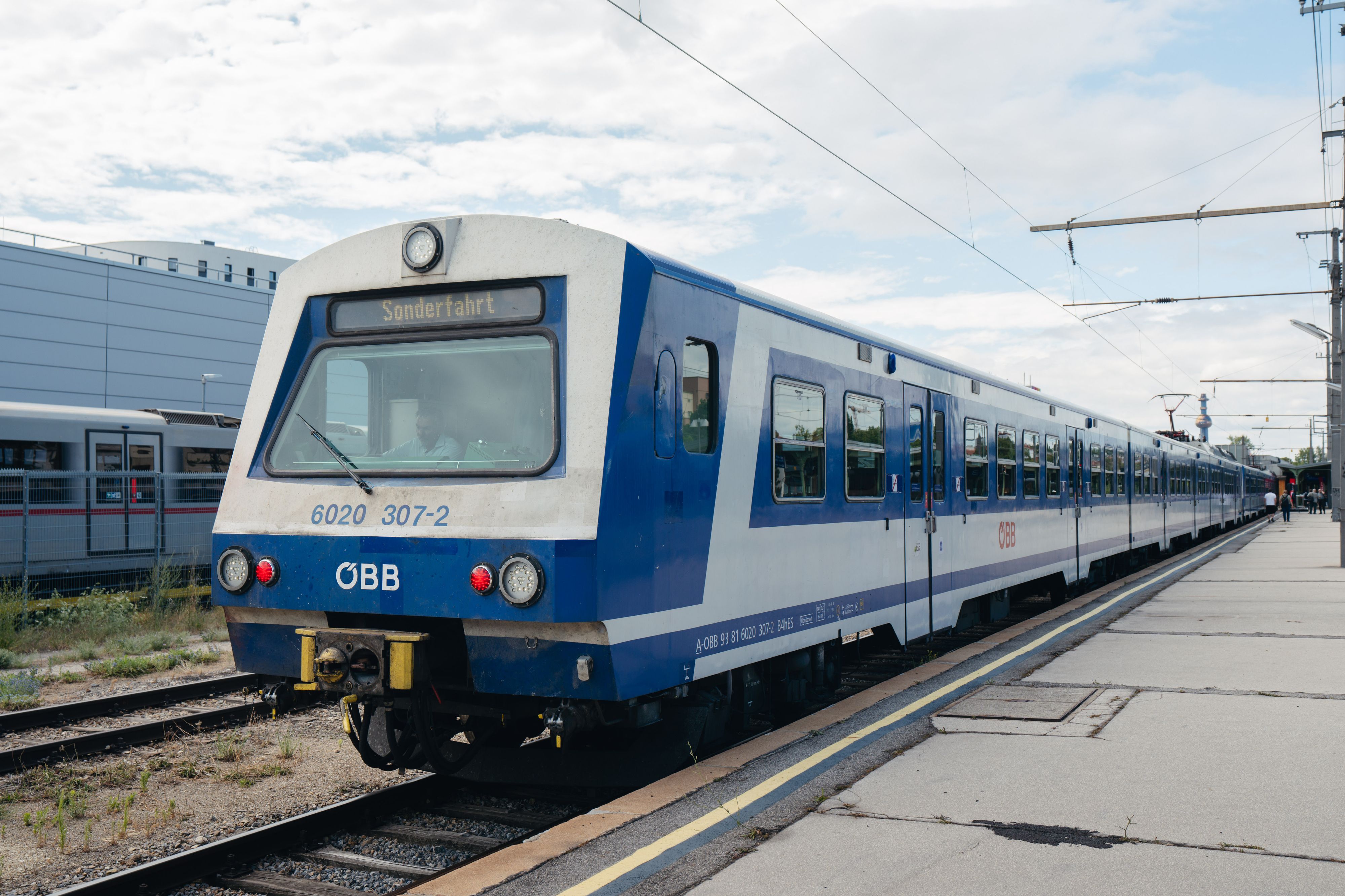 Heute.at - Letzte Fahrt von legendärem ÖBB-Zug: Rettet den 4020