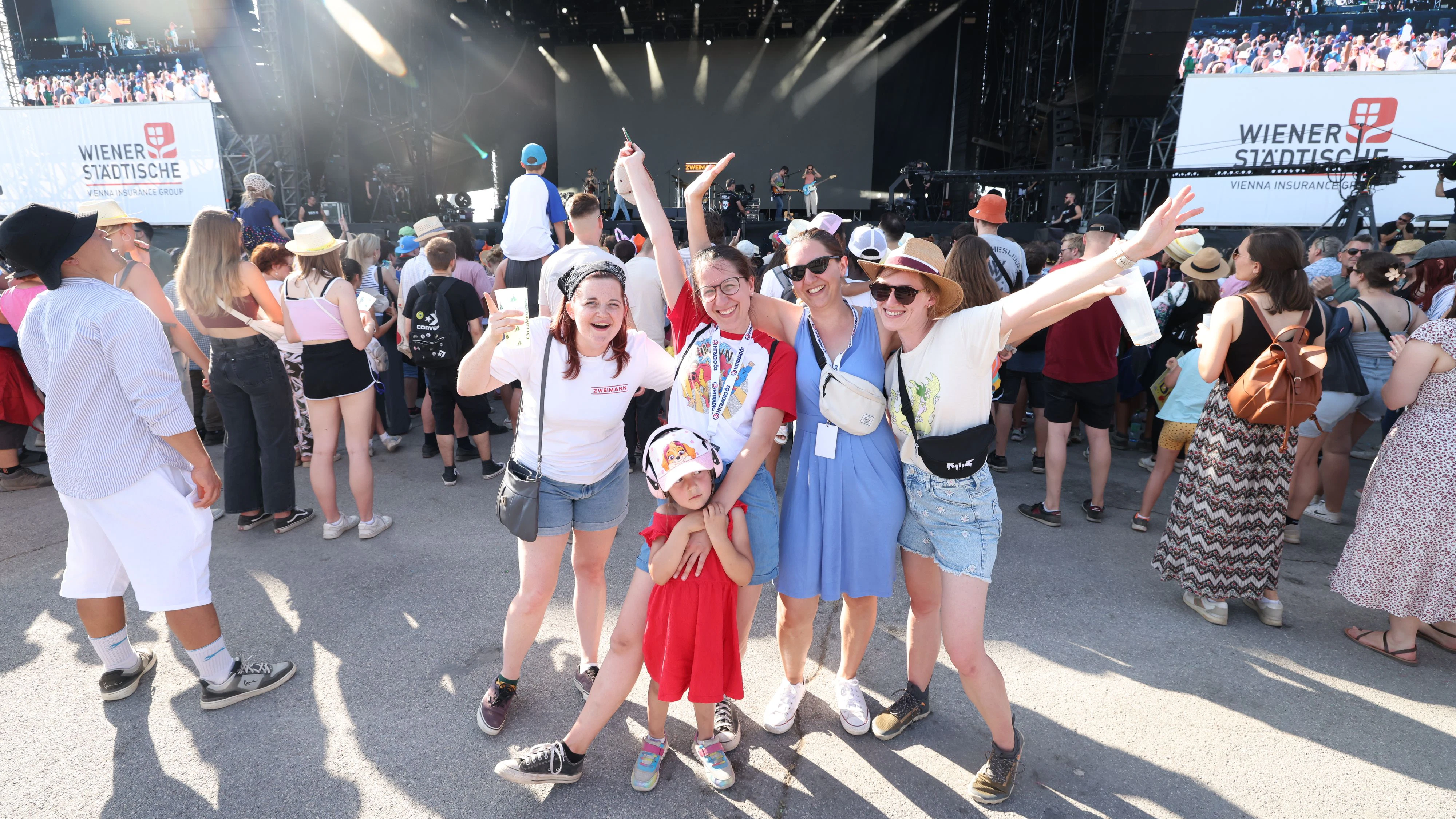 20250622 / donauinselfest besucher 2025 dif inselenselfest / foto: denise auer / tageszeitung heute