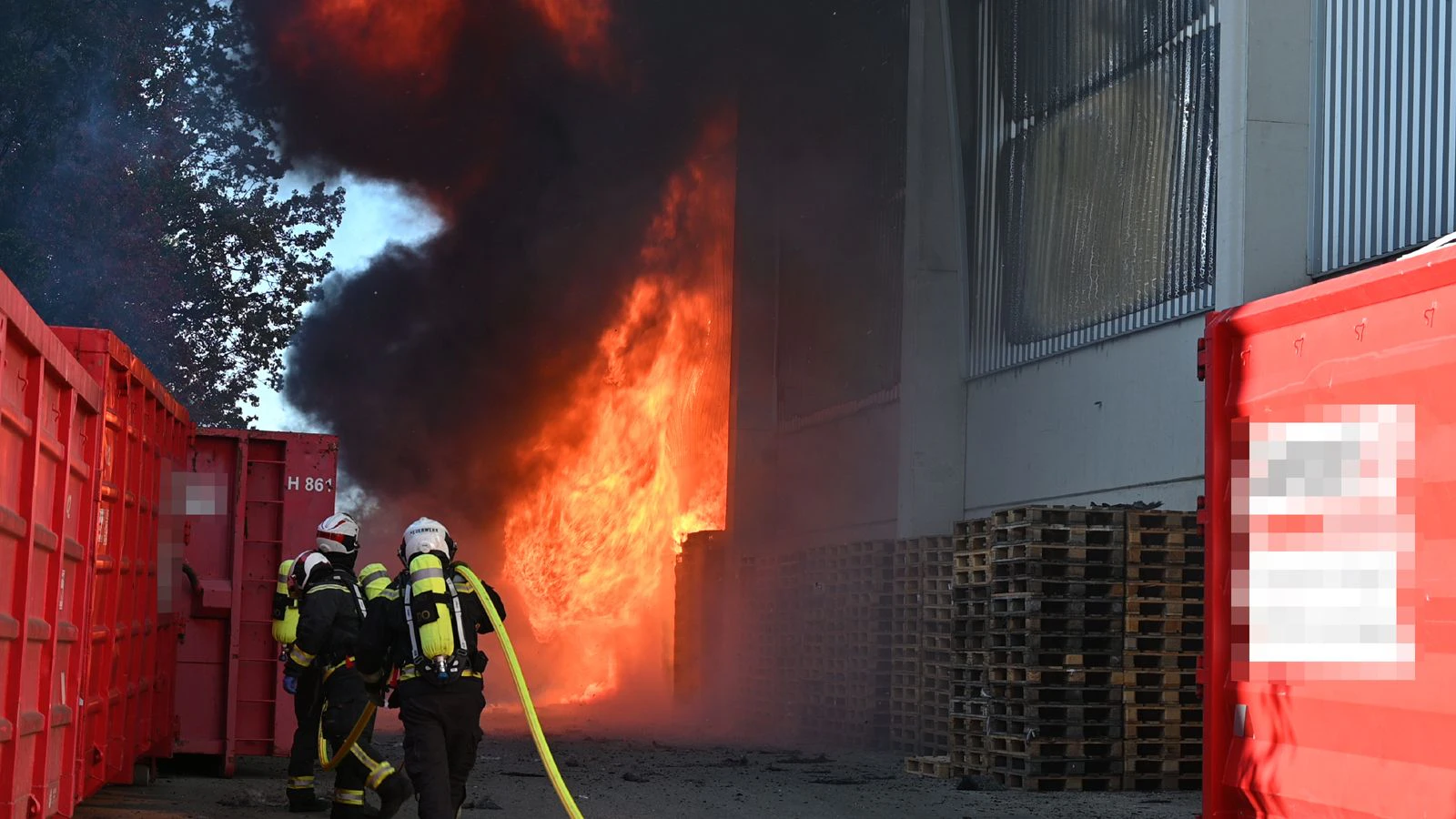 Heute.at - Nach Riesen-Inferno – Stau-Chaos am Montag droht