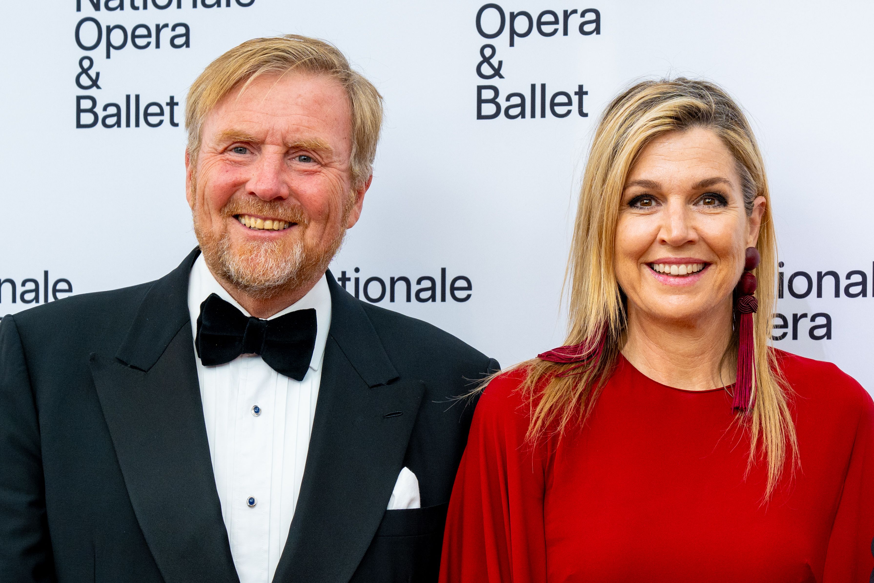 Heute.at - Máxima glänzt in Valentino-Rot bei Gala