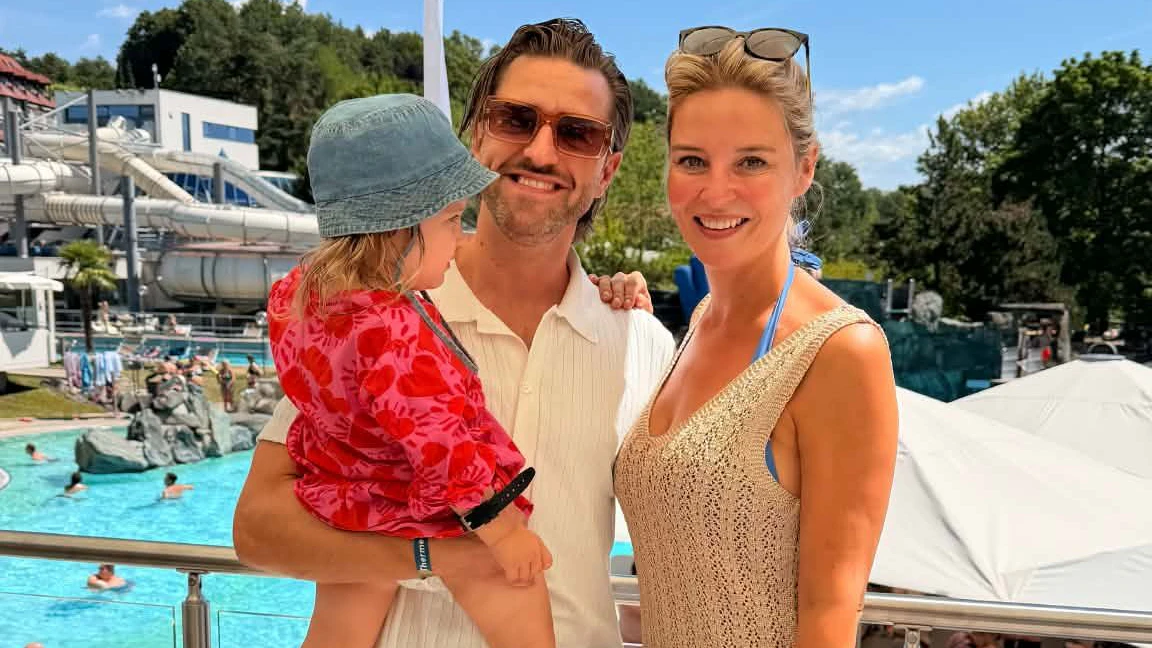 Alex Kratki mit seiner Tochter und Moderatorin Christine Reiler
