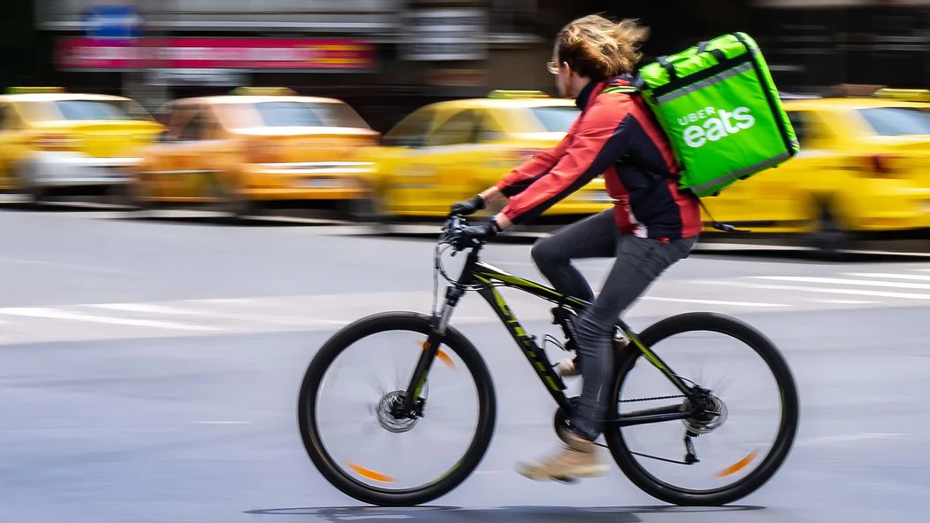 Kein Start in Österreich: Uber will mögliche kartellrechtliche Hürden bei der geplanten Übernahme von Delivery Hero senken.