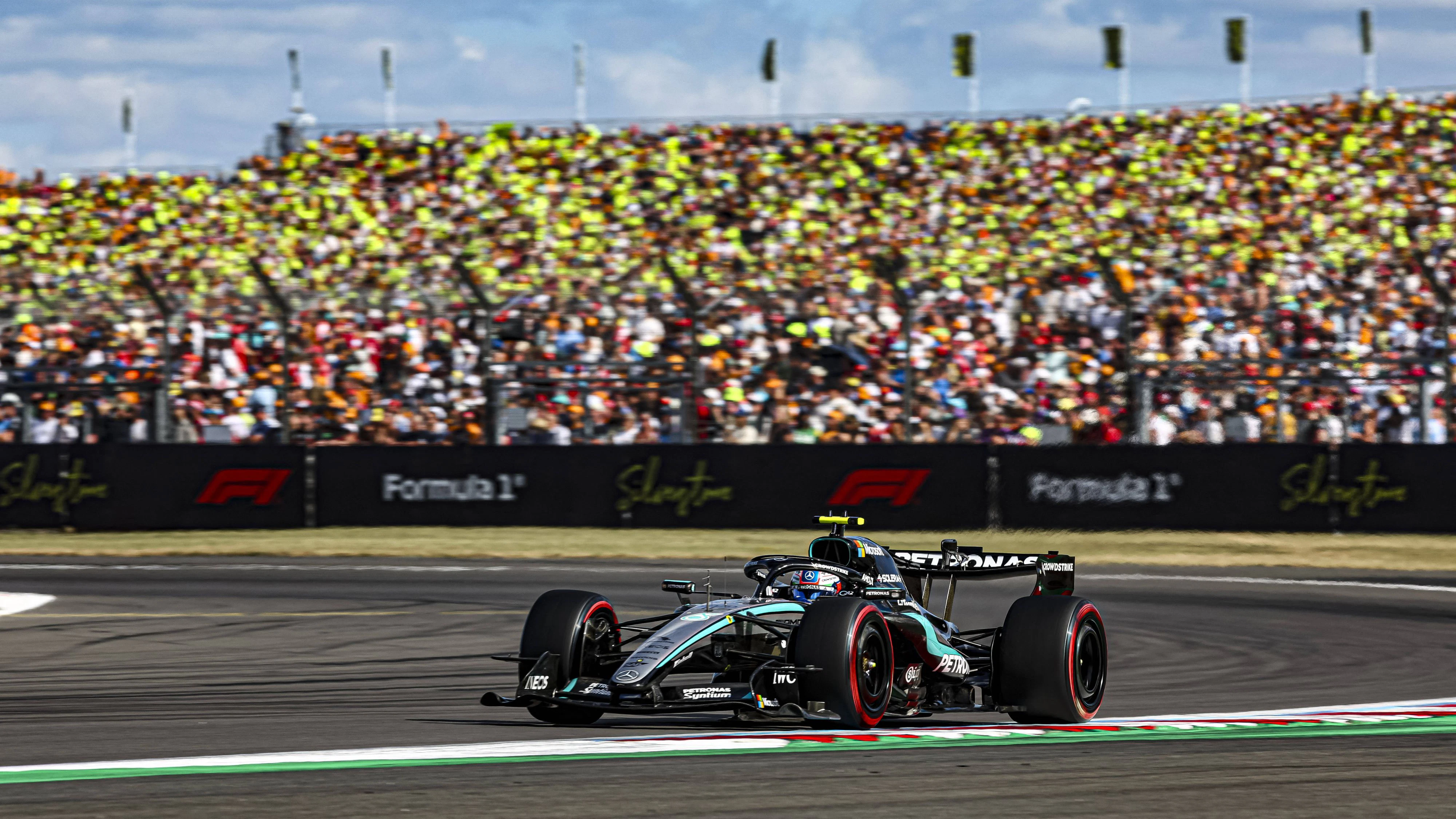 Heute.at - Leclerc gewinnt Silverstone-Spektakel hinter Safety Car