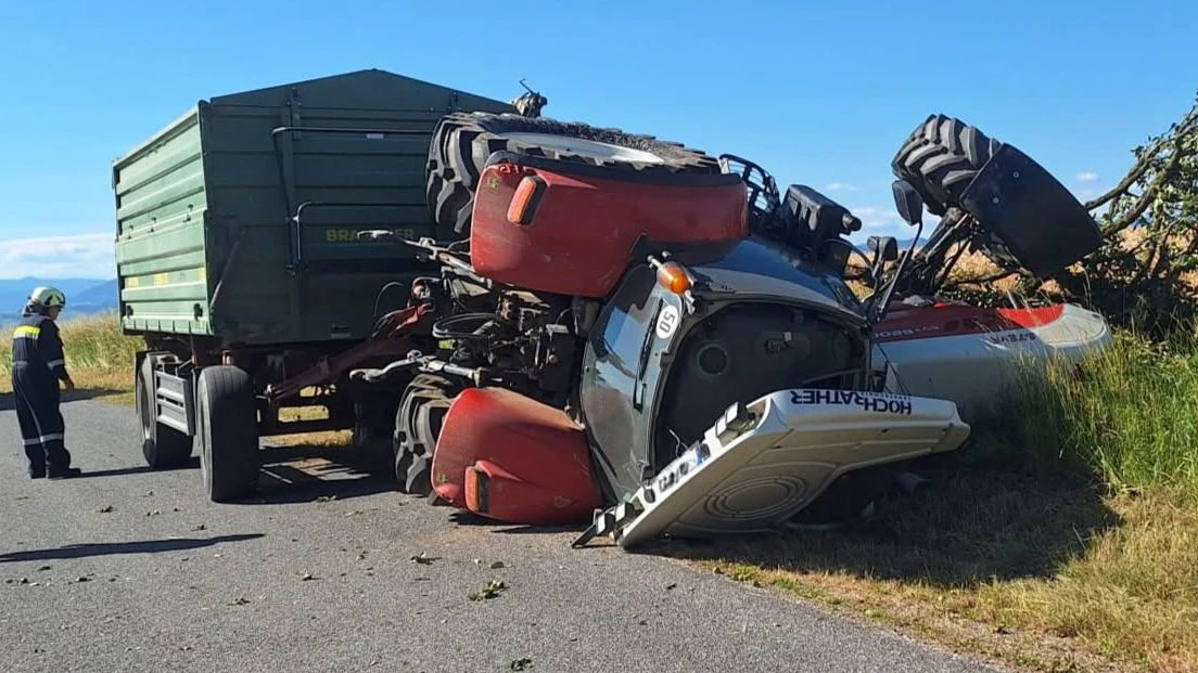 Die Freiwillige Feuerwehr Meilersdorf wurde zur aufwendigen Bergung einer Arbeitsmaschine alarmiert.