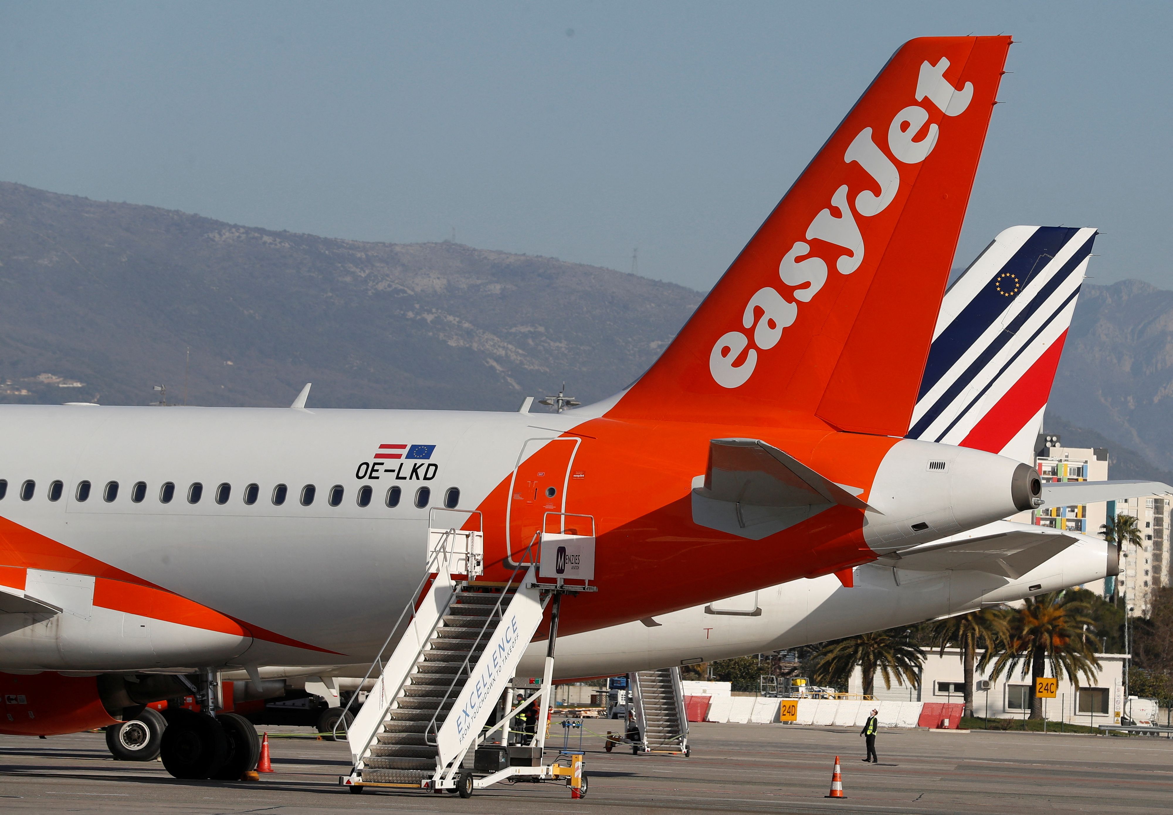 EasyJet: Nach Mega-Verlust drohen Änderungen. Auch für Passagiere ab Wien-Schwechat?