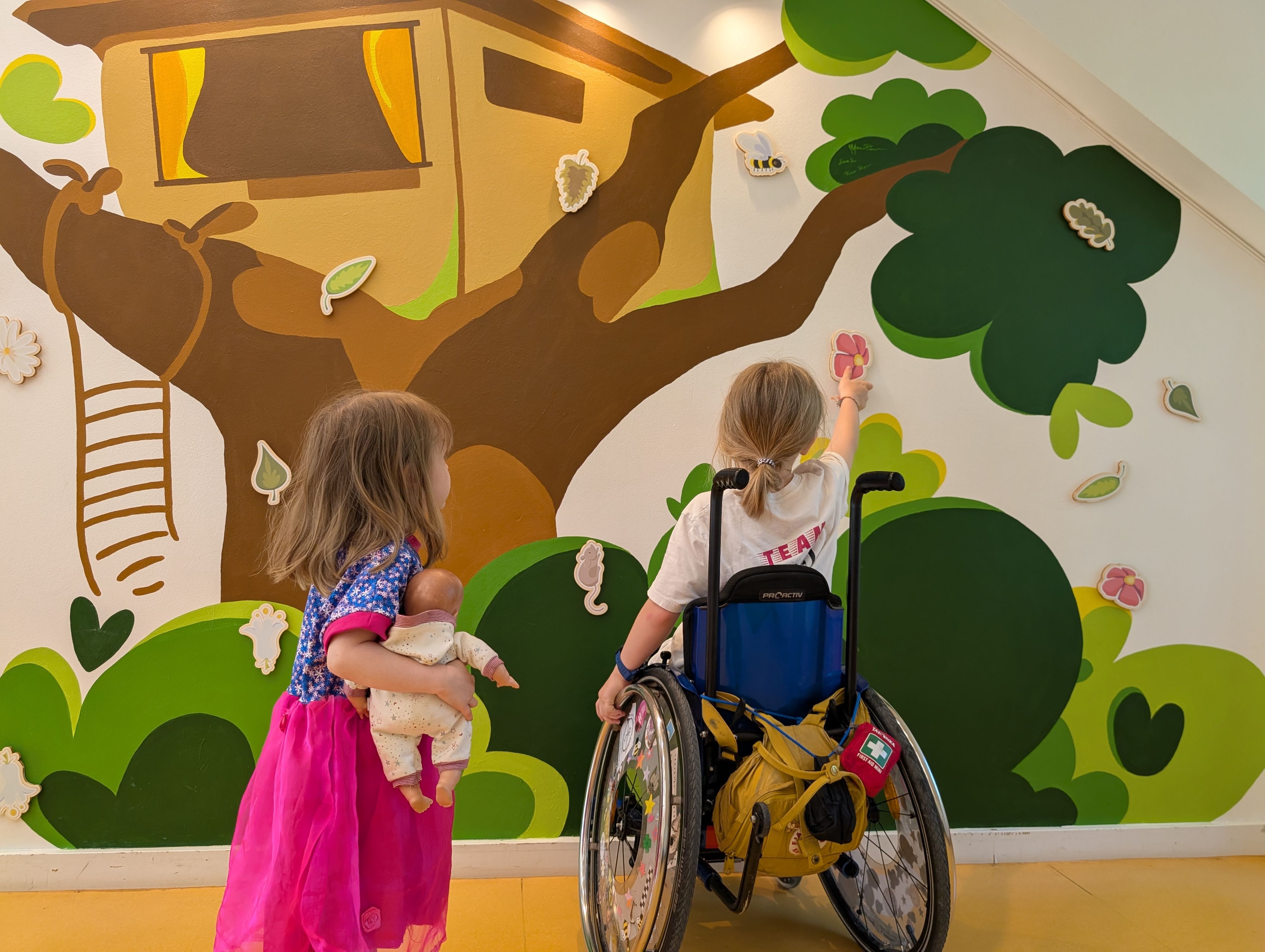 Für die Kids wurden neue Aufenthaltsräume entworfen, im Stil eines Baumhauses im Wald.