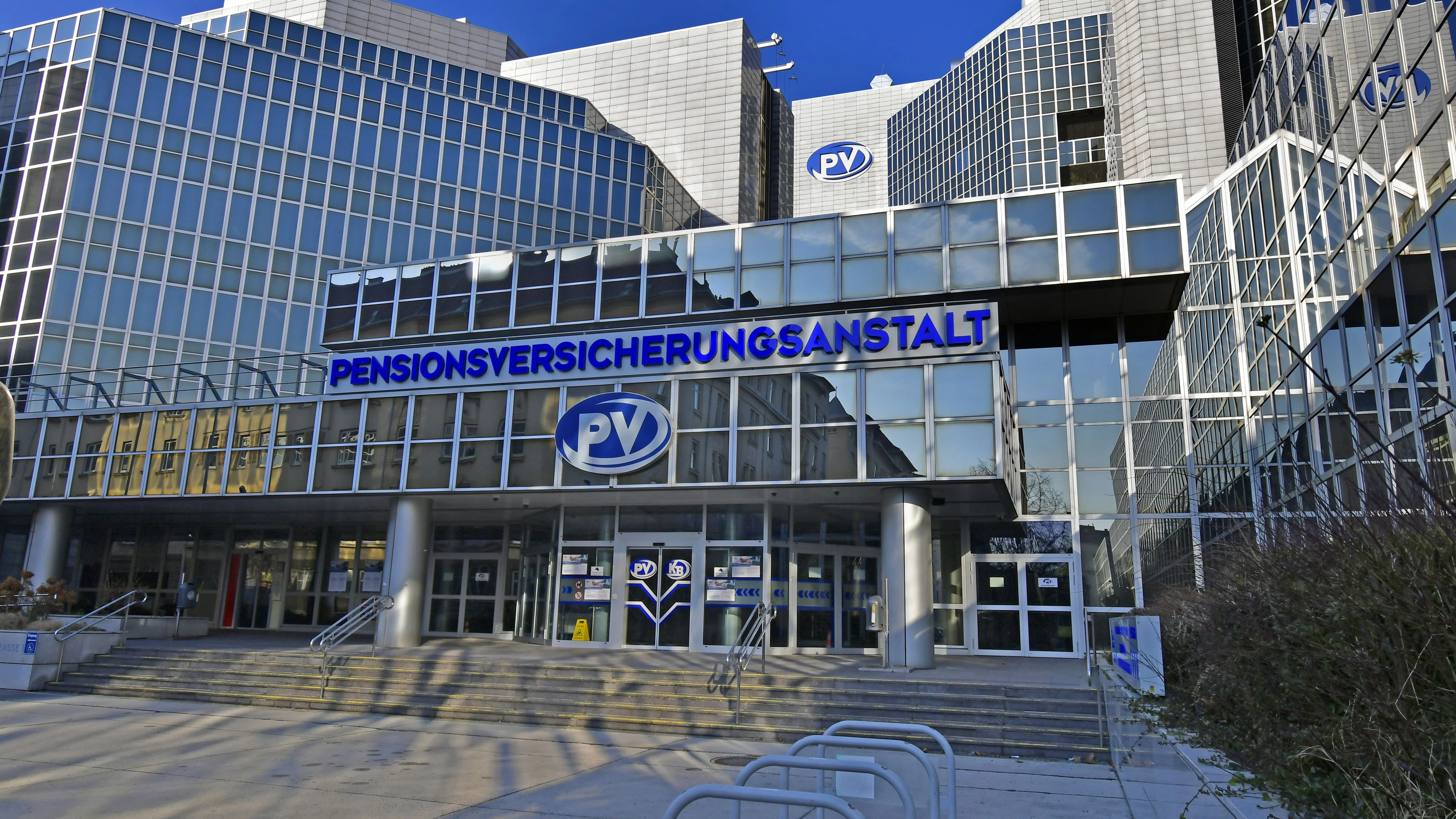 Mann wurde nach schwerem Arbeitsunfall Pflegegeld entzogen