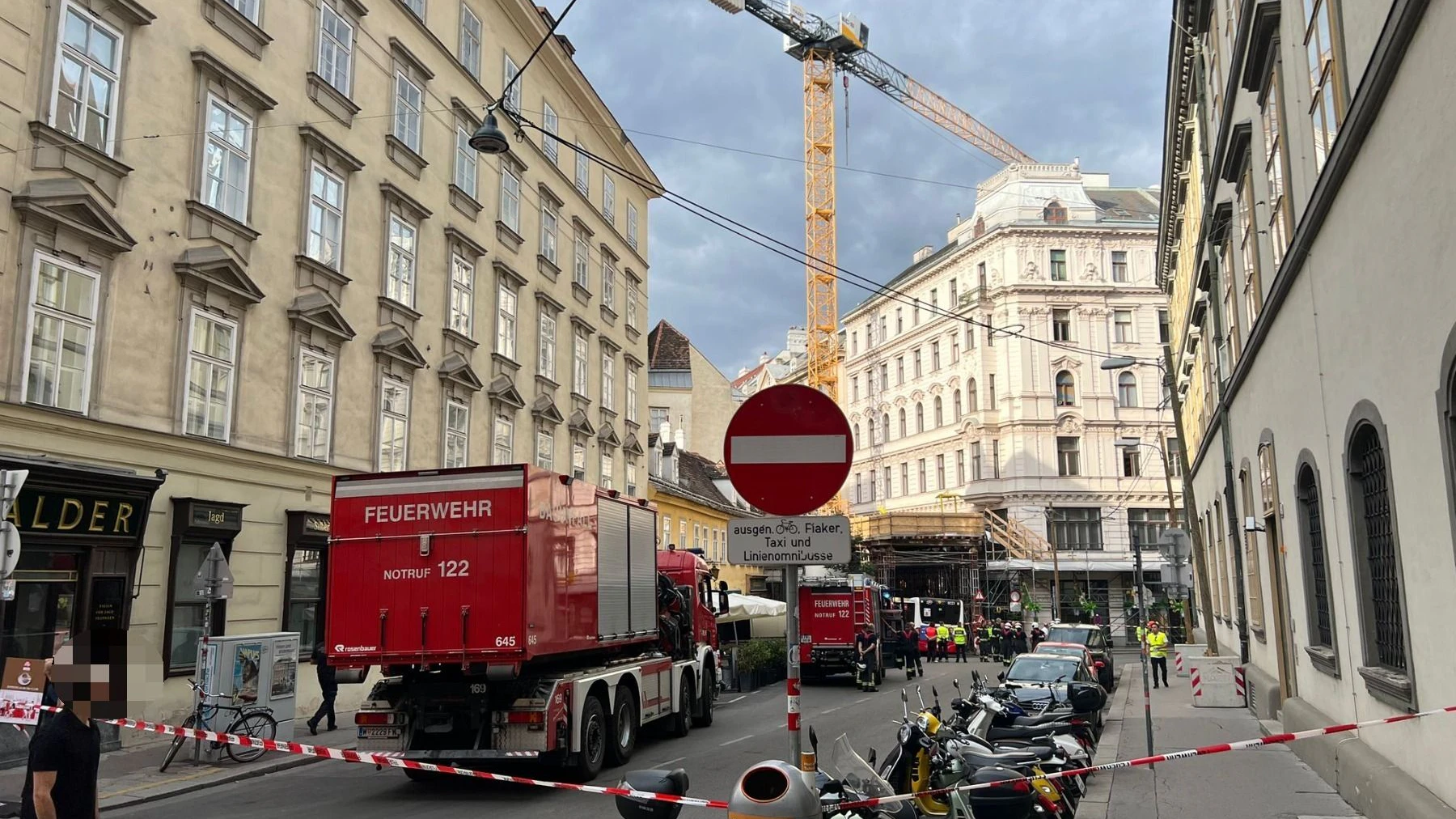Heute.at - Lenker wollte Unfall verhindern – Bus touchiert Gerüst