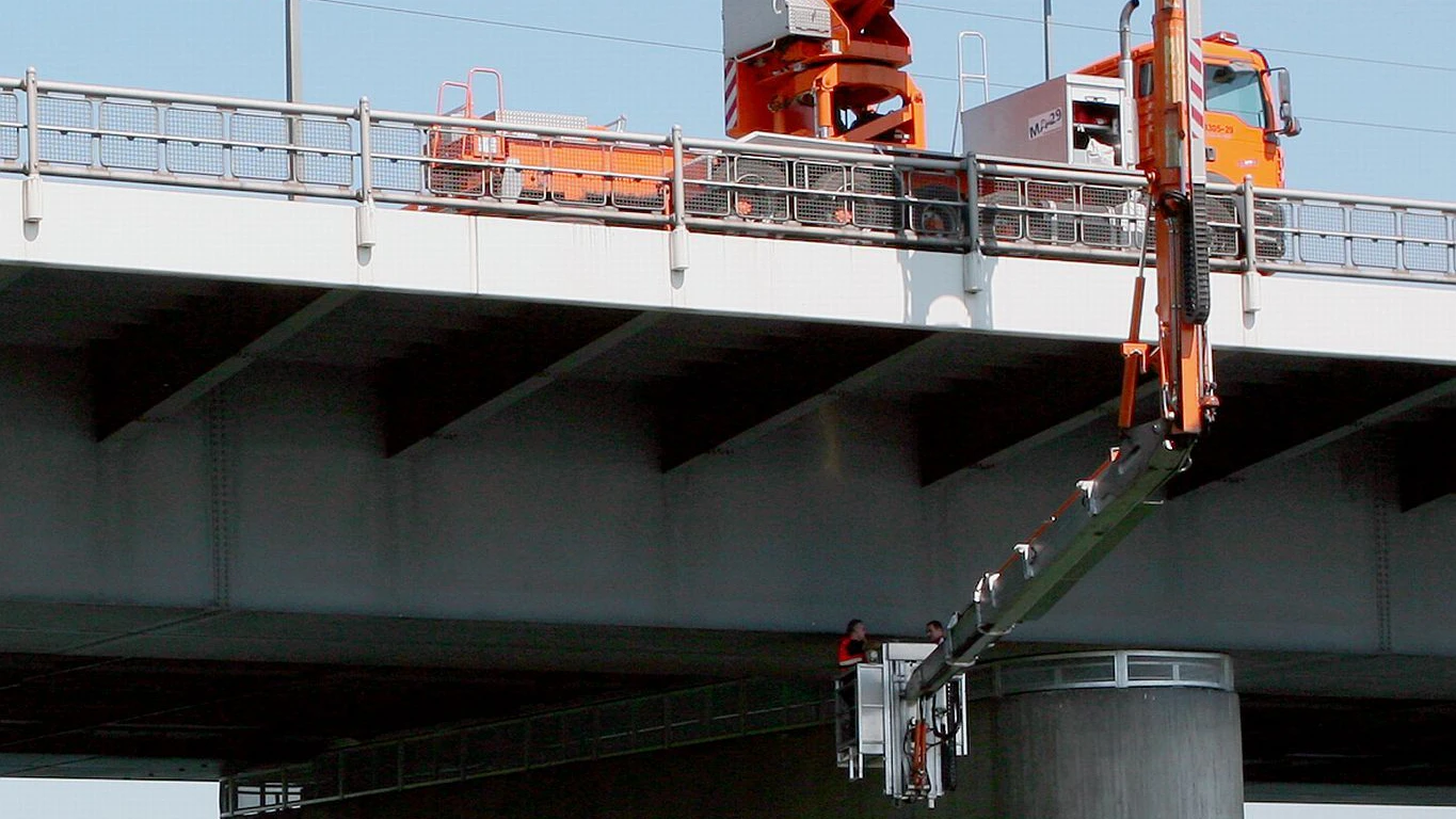 Heute.at - Lange Baustelle! Floridsdorfer Brücke wird saniert