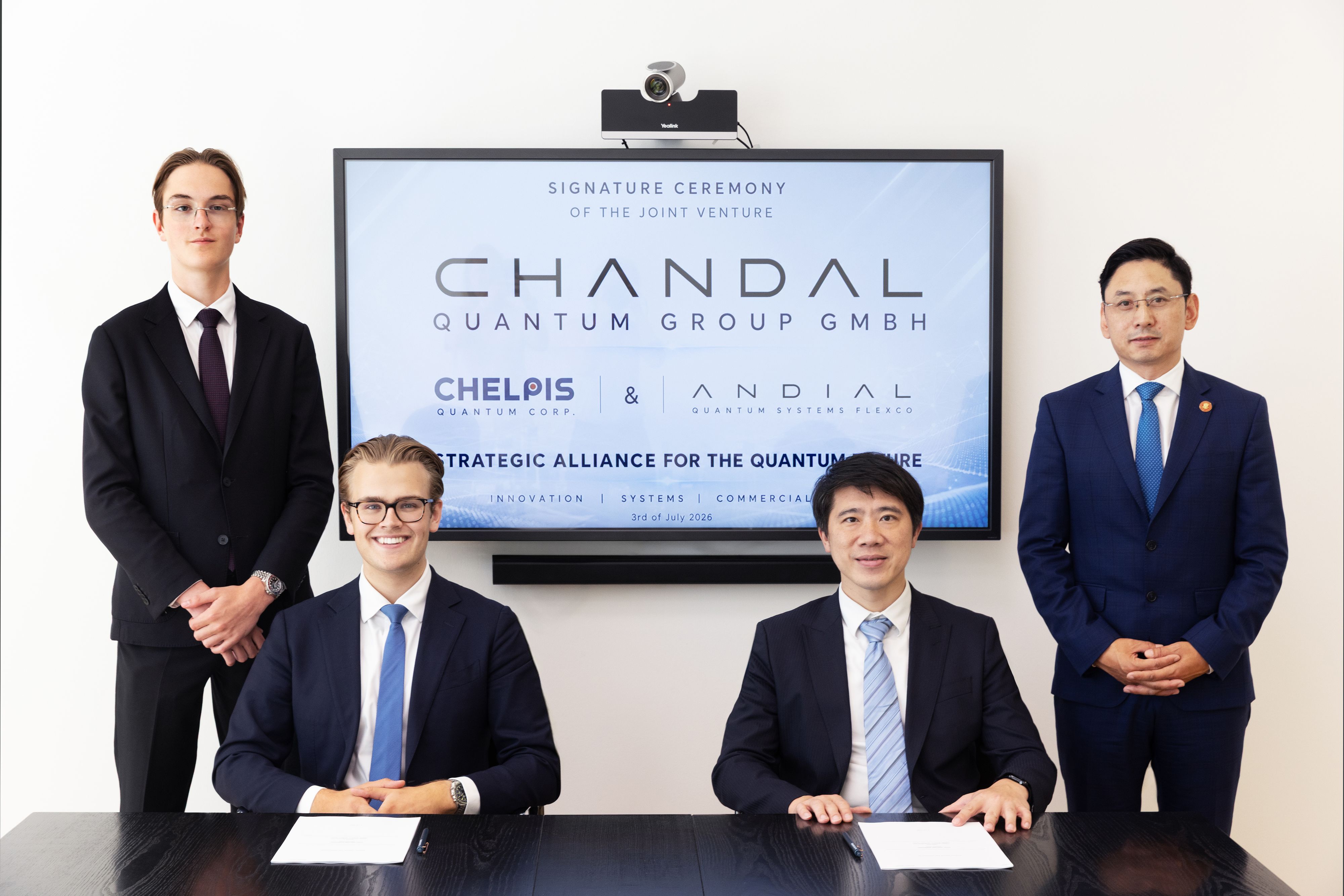 Arthur Dichand (Mitgründer und Geschäftsführer, ANDIAL Quantum Systems), Nojus Albrichtas (Mitgründer und Geschäftsführer, ANDIAL Quantum Systems), Ming Yang Chih (Gründer und CEO, Chelpis Quantum Corporation) sowie Dargyal Jamyang (Senior Advisor & Vice President, Chelpis Quantum Corporation)