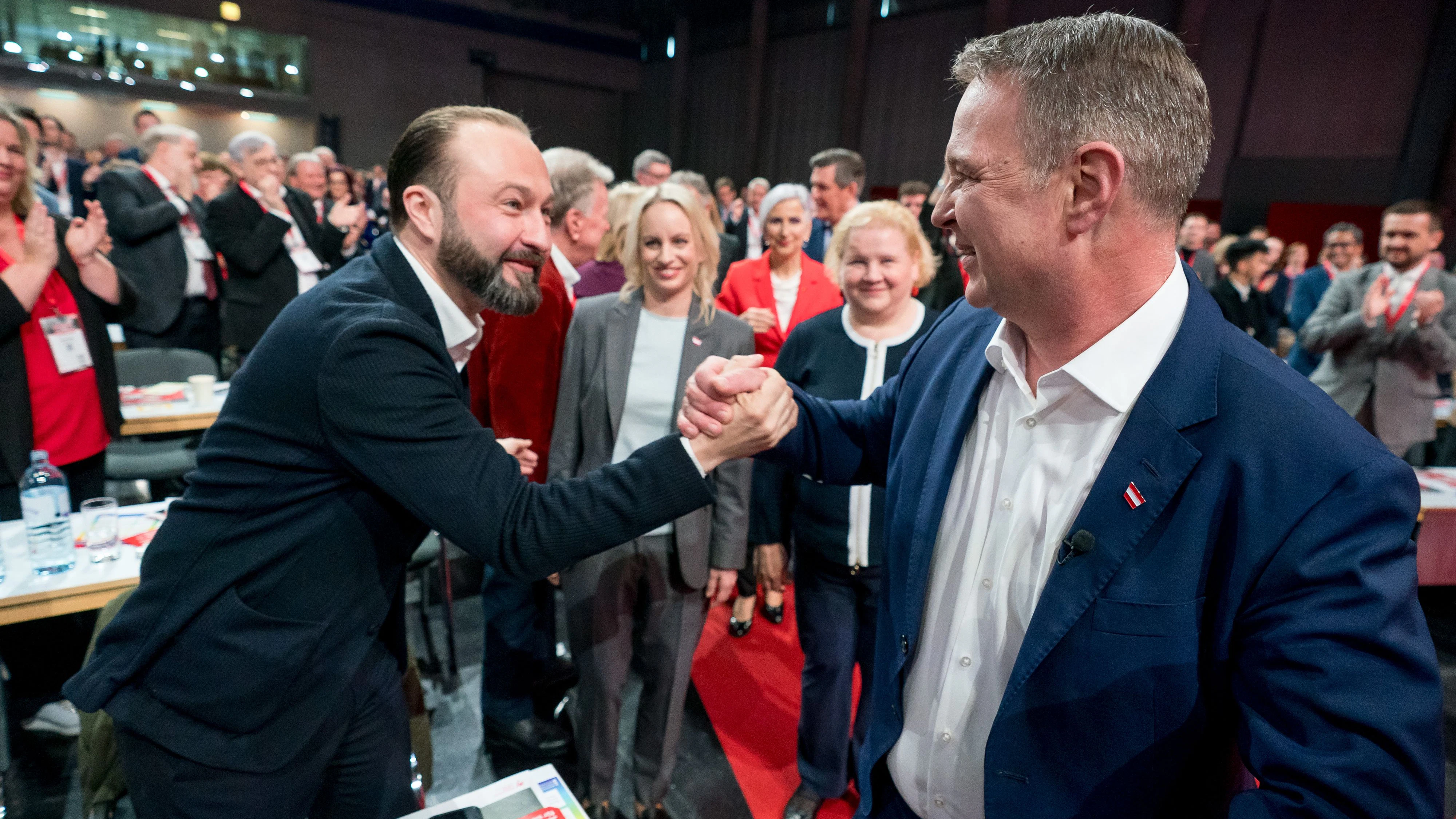 Heute.at - SP-Grande stichelt gegen Babler, will mit FPÖ koalieren