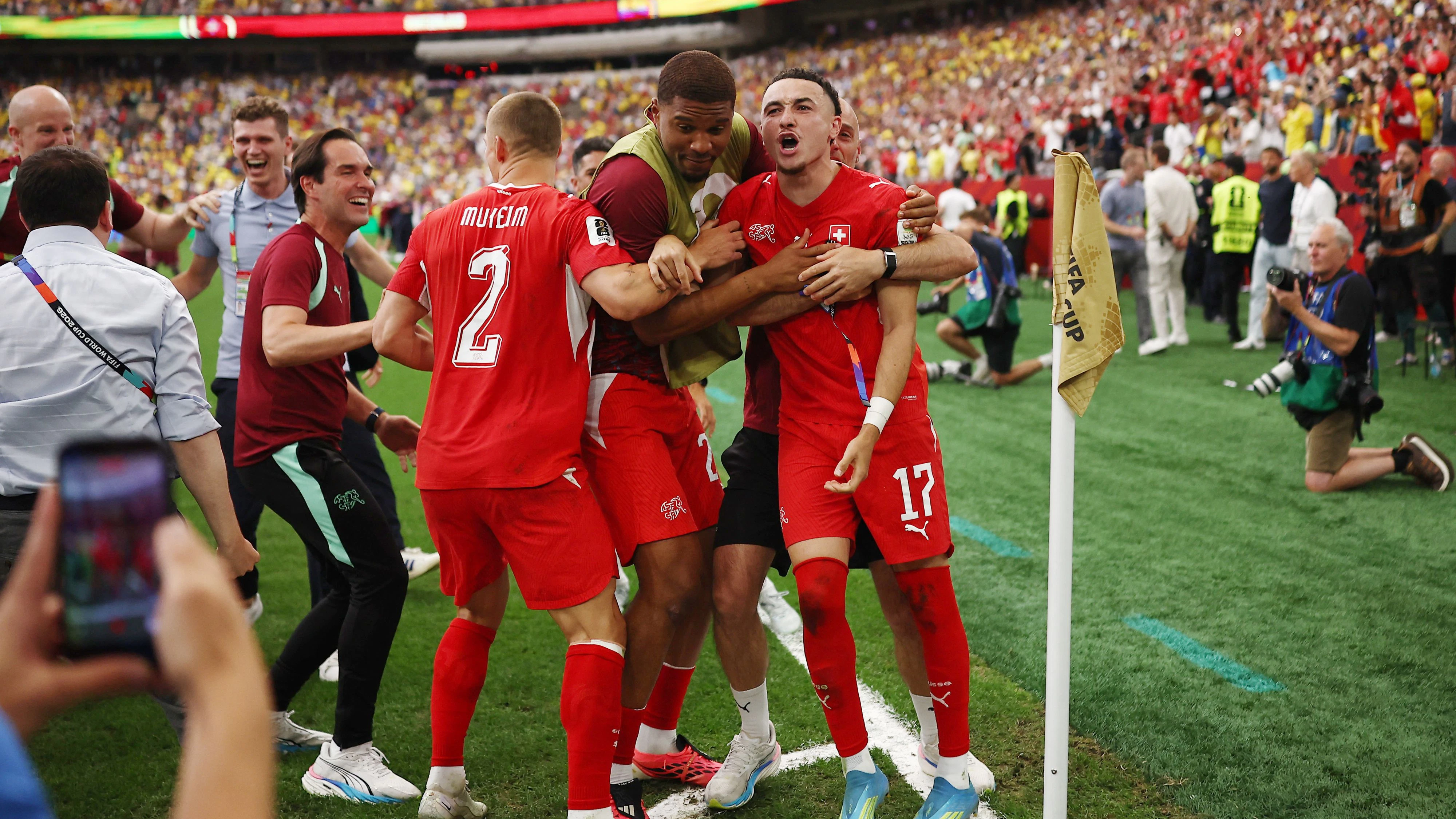 Die Schweiz kämpft sich ins Viertelfinale der WM. 
