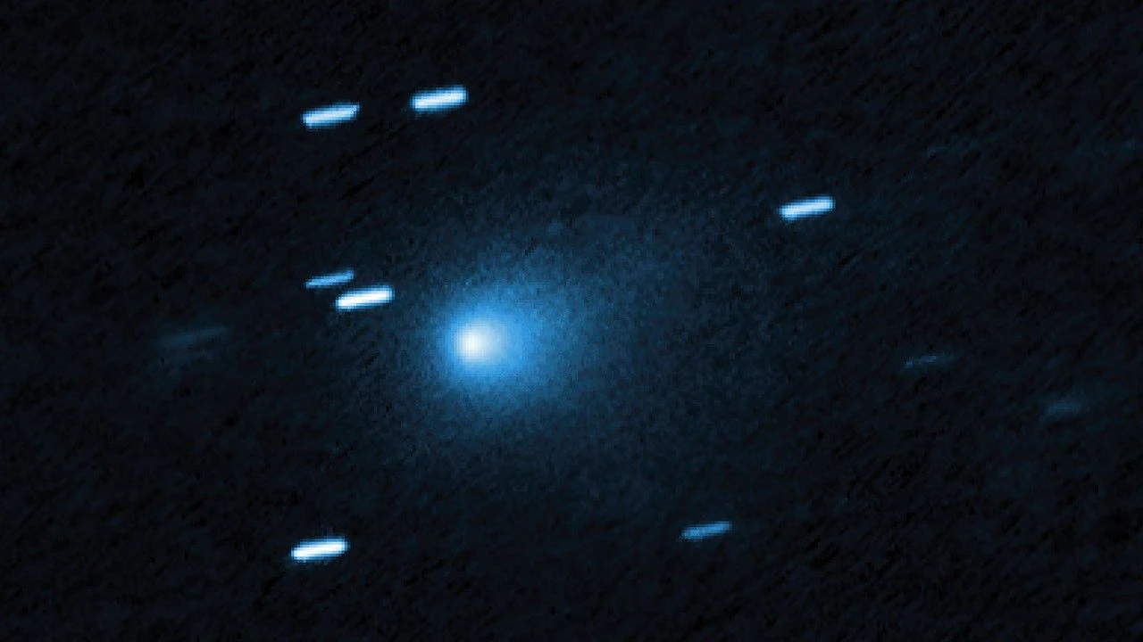 Dieses von der NASA am 22. Juni 2026 veröffentlichte Foto zeigt eine vom Hubble-Teleskop am 21. Juli 2025 aufgenommene Ansicht des interstellaren Kometen 3I/Atlas, als sich der Komet in einer Entfernung von 445 Millionen KKilometern zur Erde befand.
