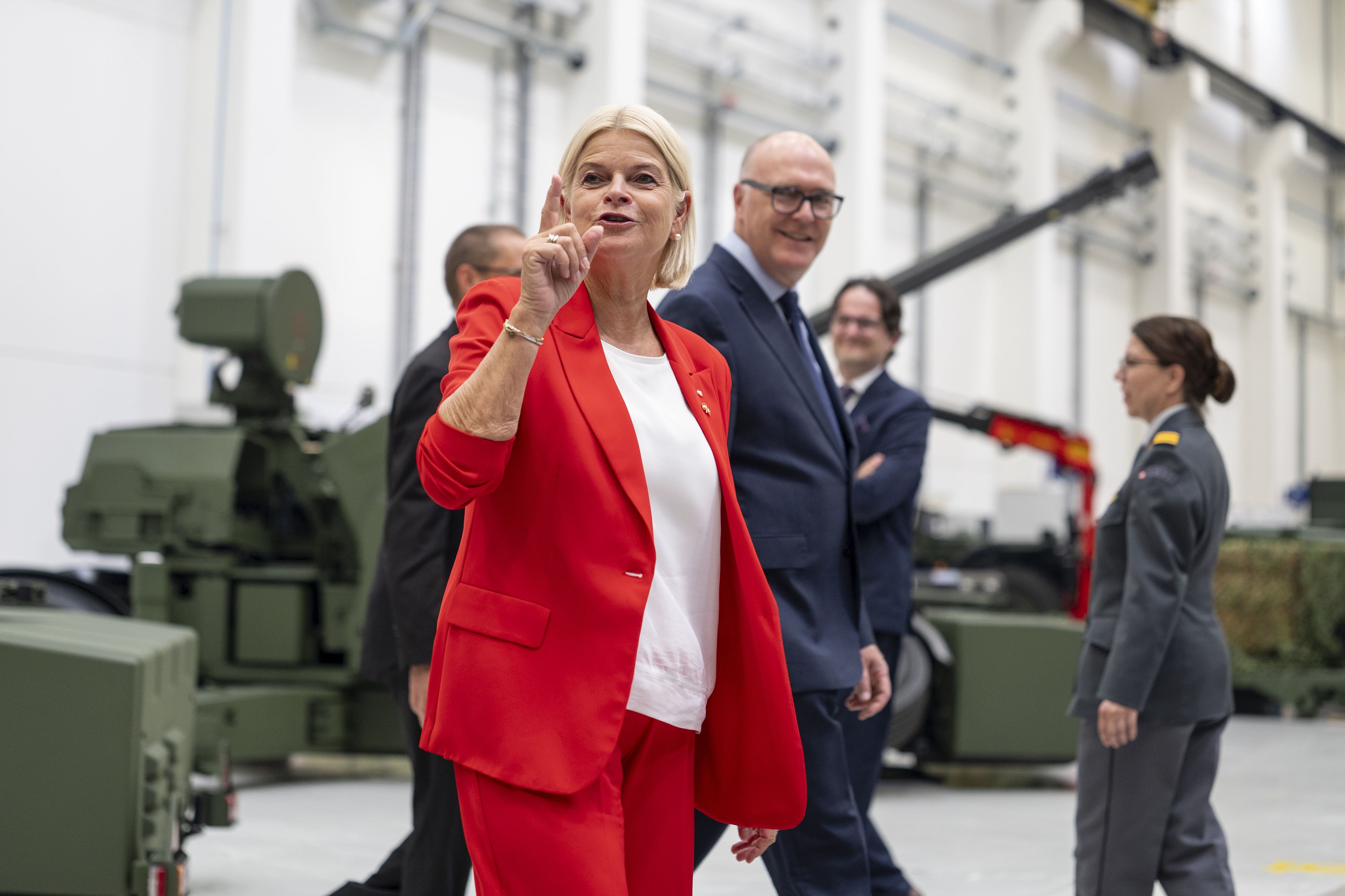 Verteidigungsministerin Klaudia Tanner (ÖVP) bei einem Amtsbesuch in Zürich.