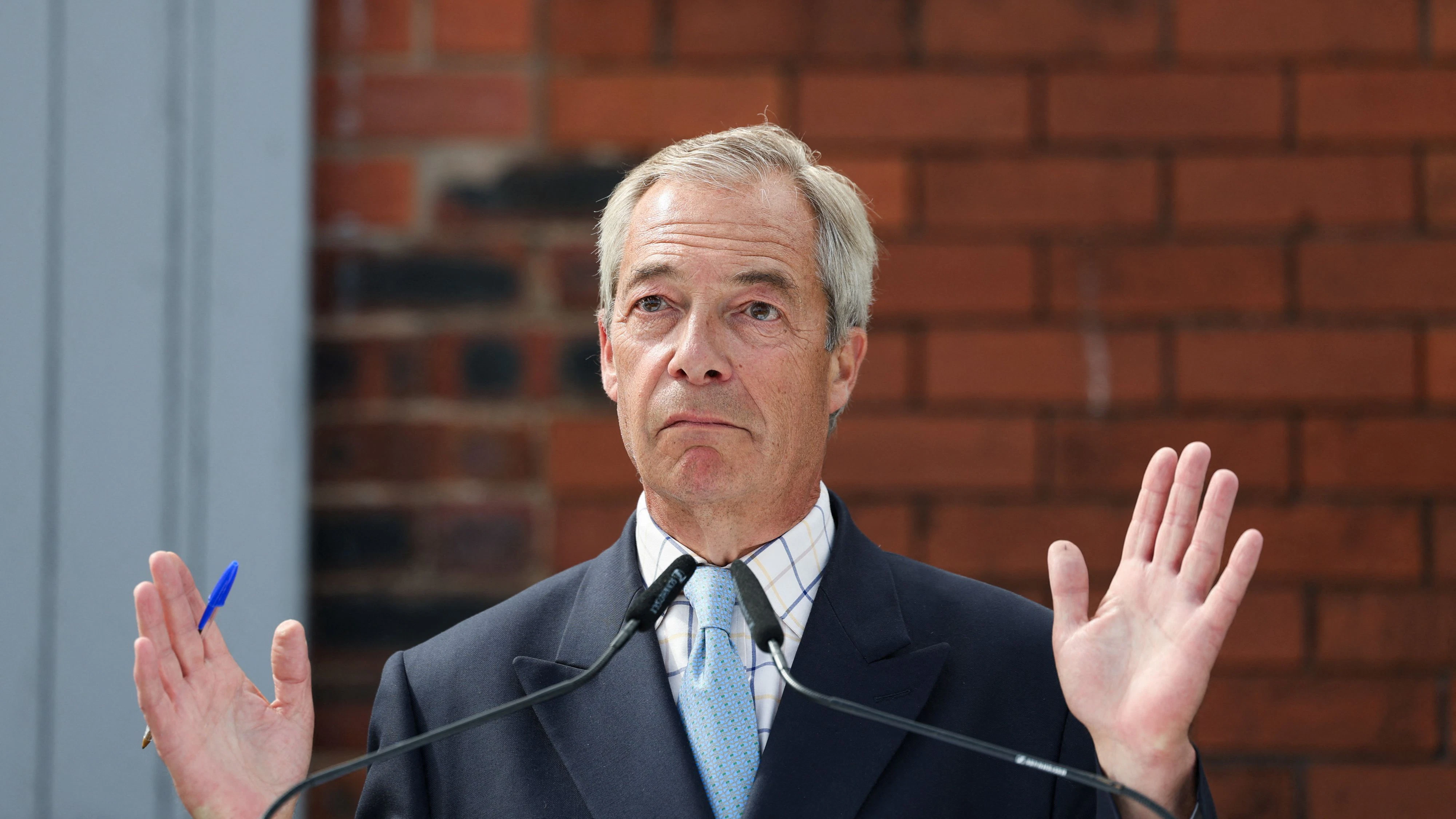 Heute.at - Nigel Farage tritt zurück – und plant schon Comeback