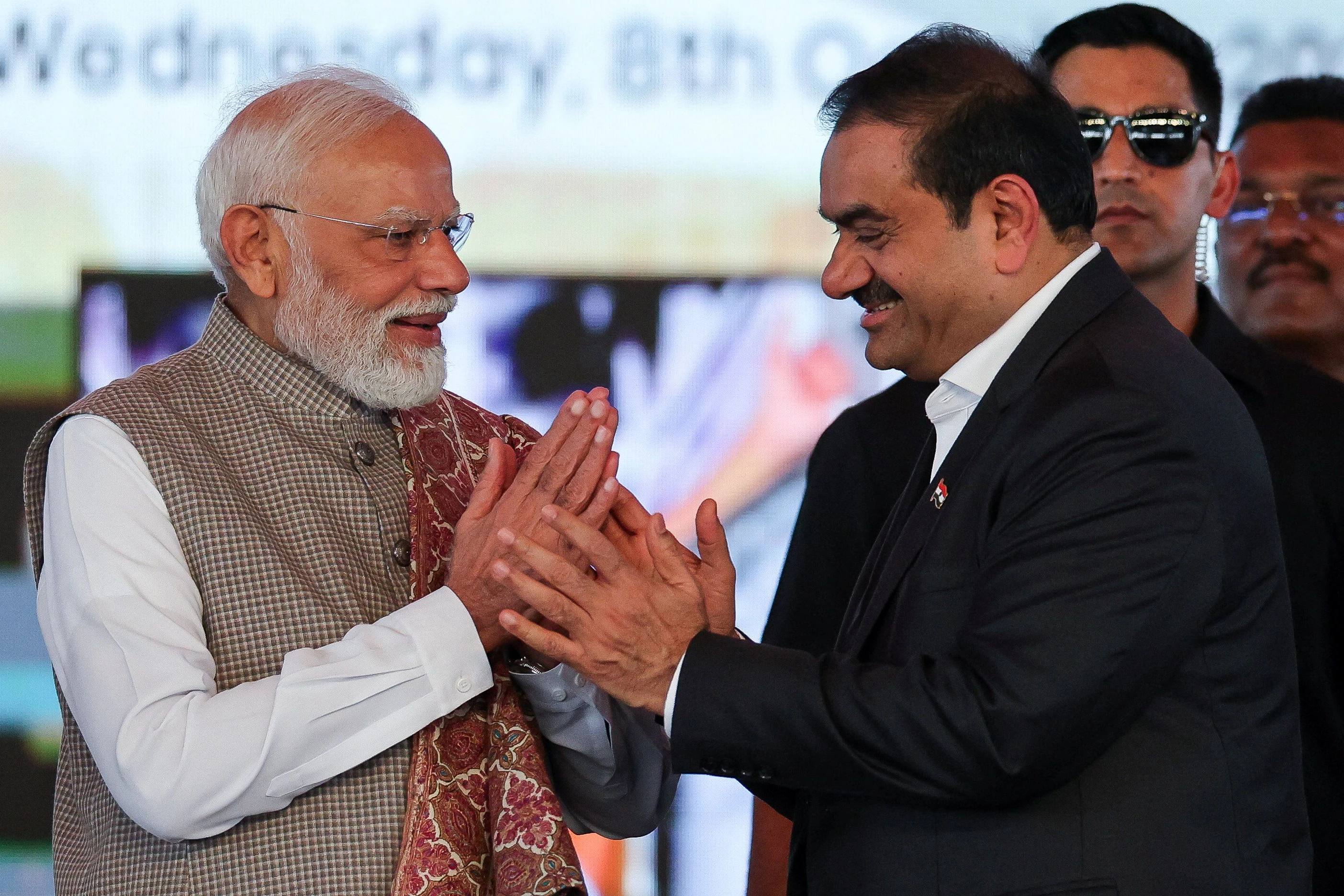 Enge Vertraute: Adani mit Indiens Premier Narendra Modi