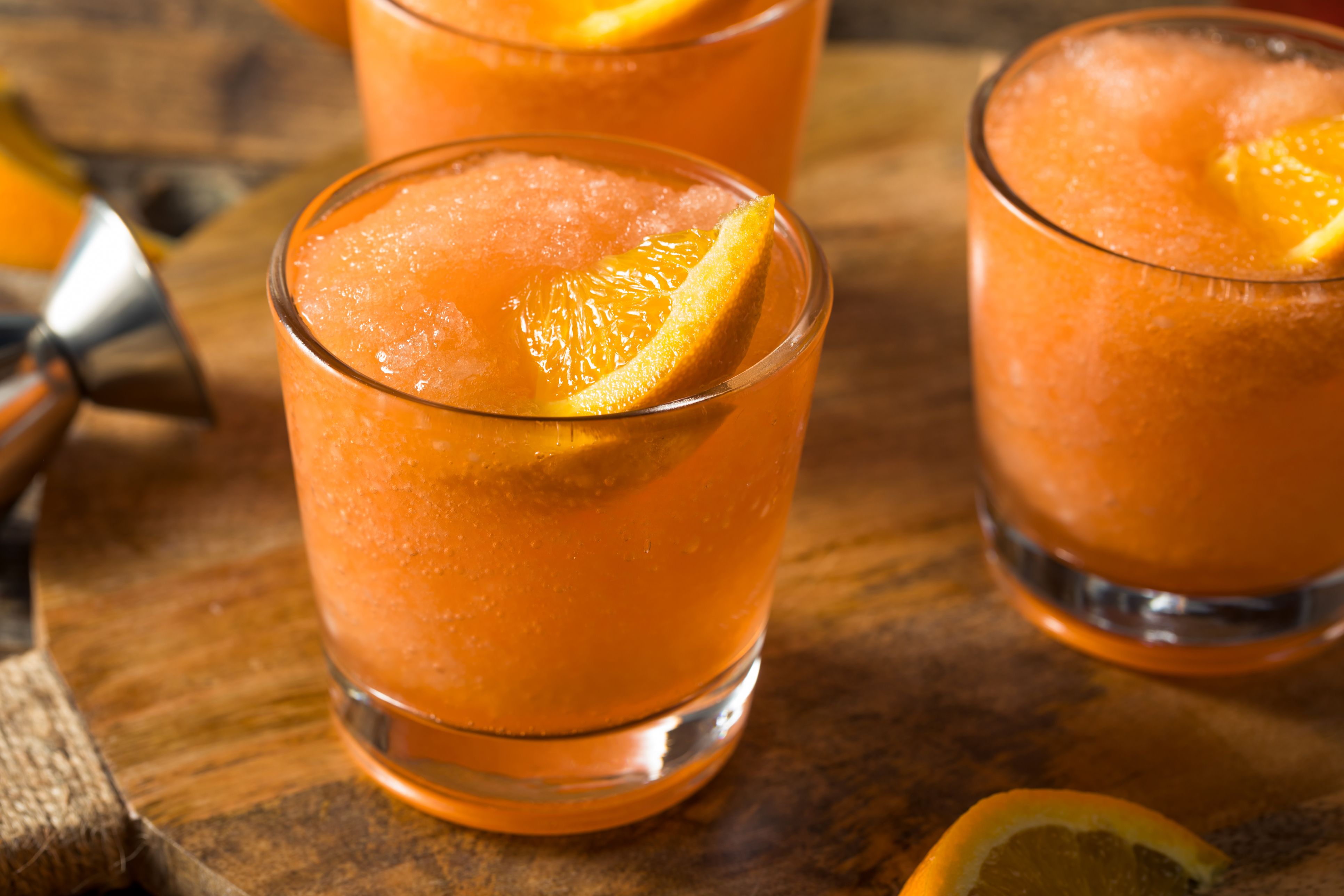 Eiskalt statt klassisch! Der Frozen Aperol Spritz ist der Sommer-Hit.