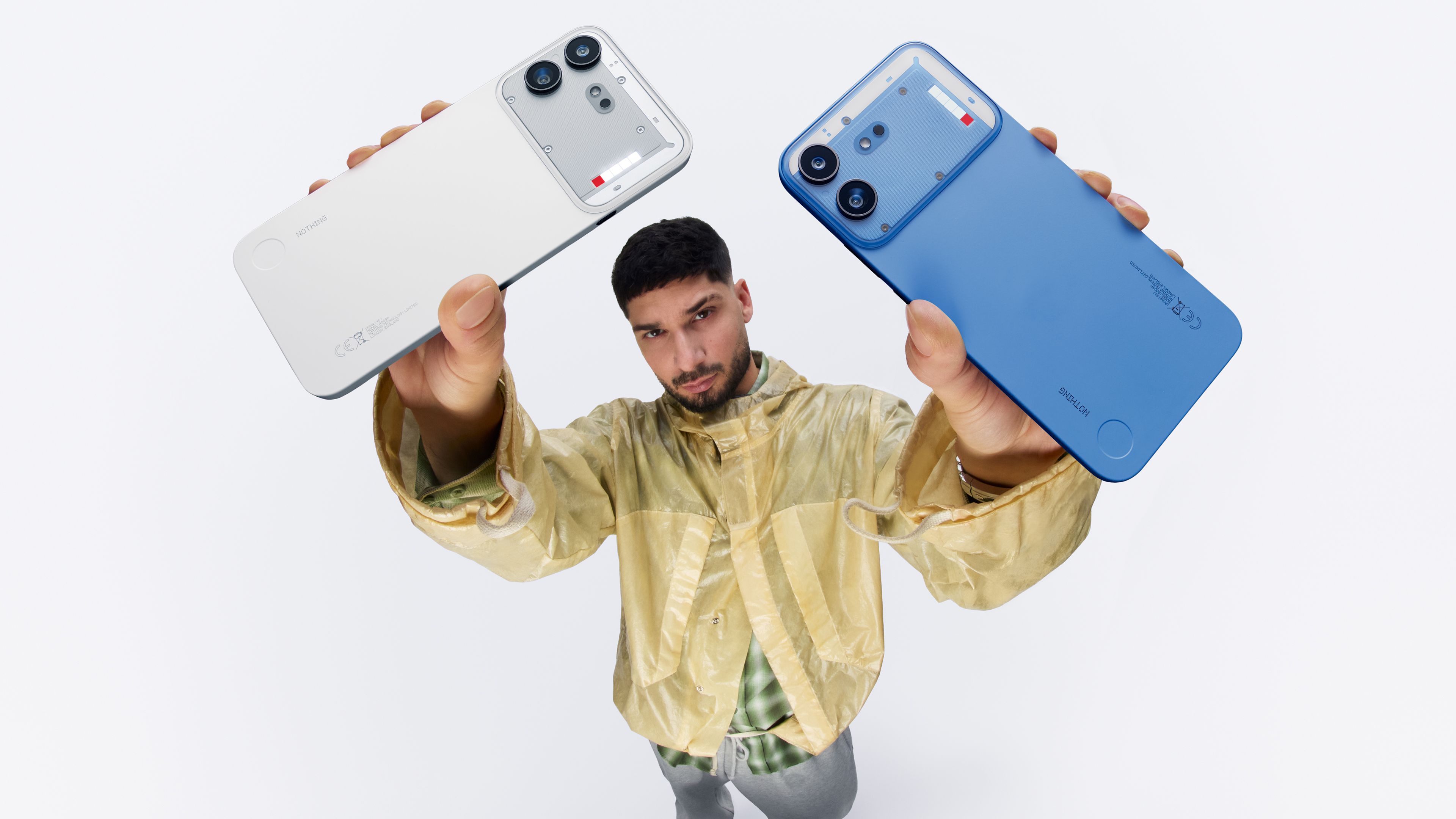 Optisch bleibt Nothing neim Phone (4b) seiner bisherigen Designsprache treu.