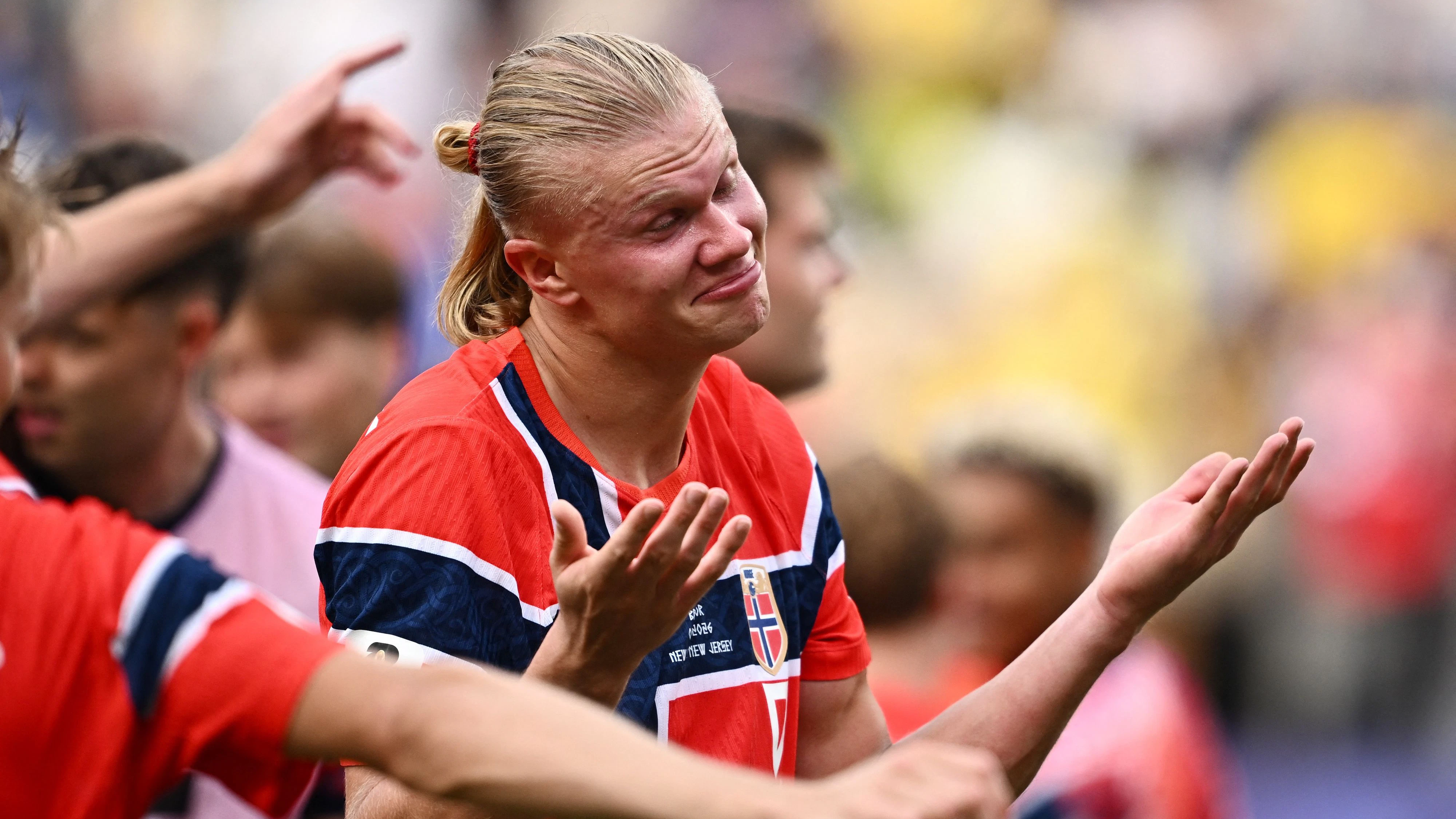 Heute.at - Stürmer Haaland lässt Fans für Modenschau sitzen