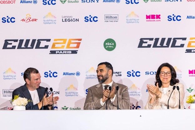 Ralf Reichert, Prinz Faisal bin Bandar bin Sultan Al Saud und Marina Ferrari bei der Eröffnungs-Pressekonferenz.