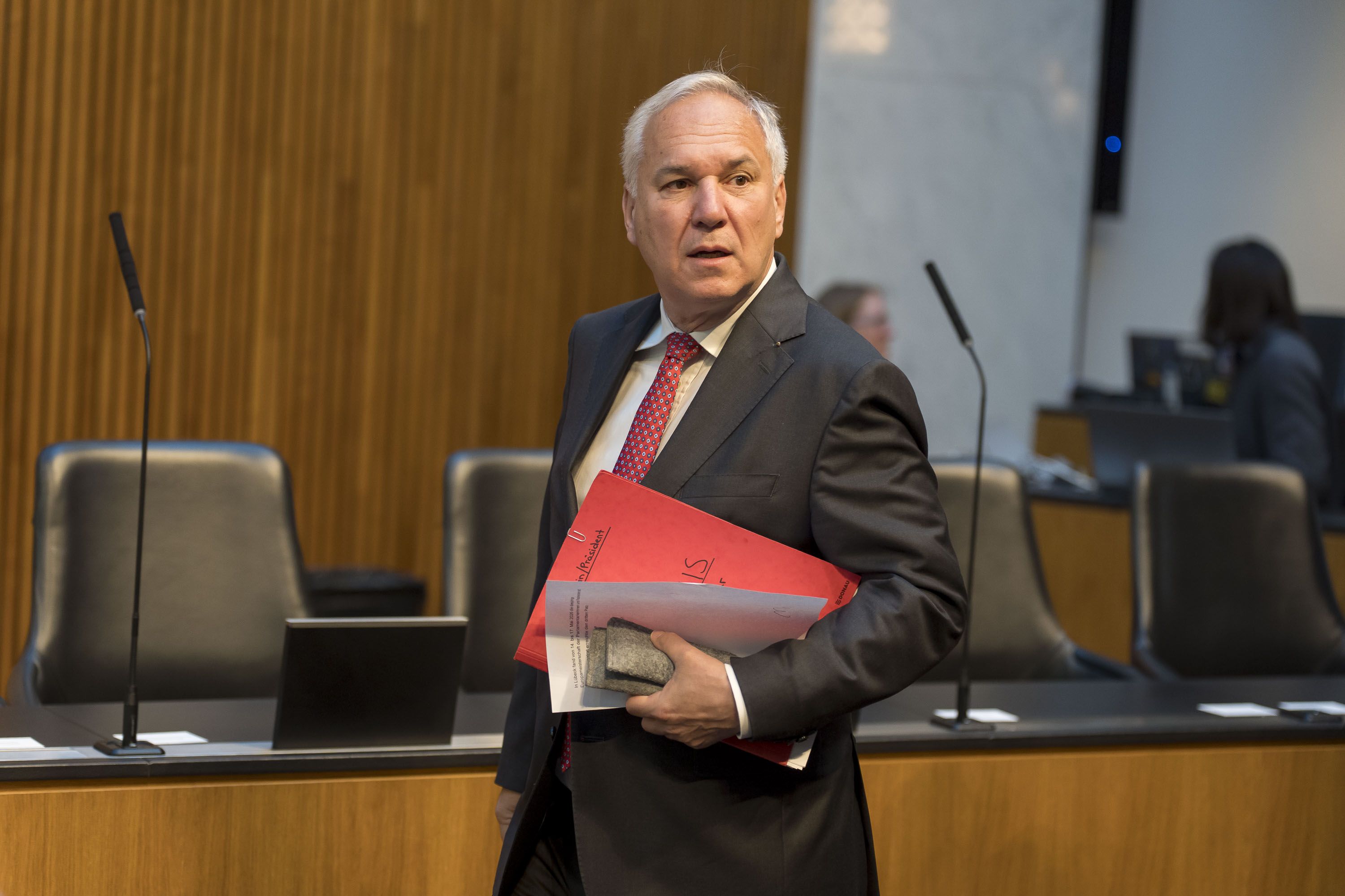 Die Grünen erheben schwere Vorwürfe gegen Nationalratspräsidenten Walter Rosenkranz.