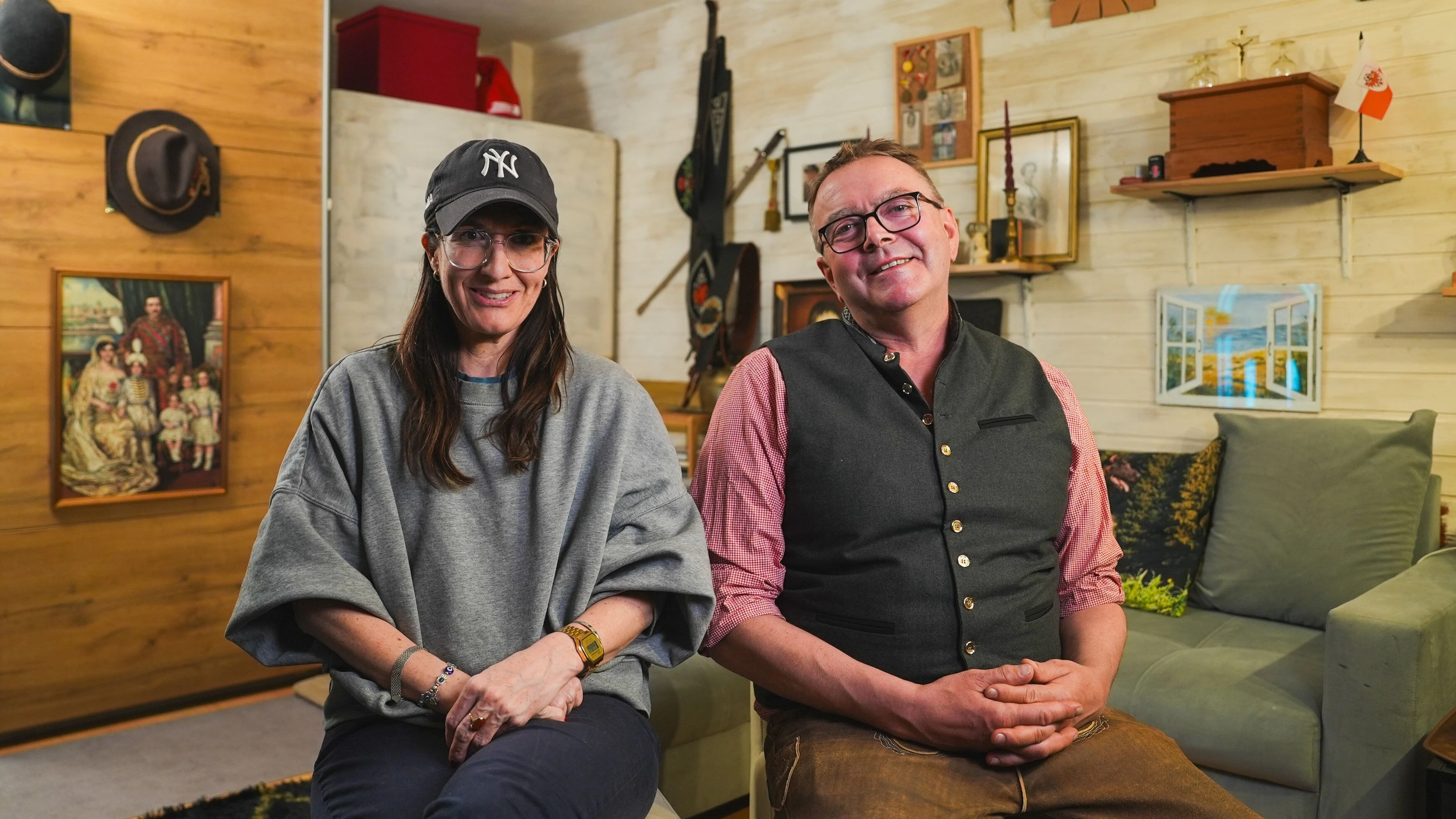 Liebesg'schichten und Heiratssachen - Start der neuen Staffel: Der Sommer steht wieder ganz im Zeichen der Liebe: In der ersten Ausgabe des großen Jubiläums der 30. Staffel der Kultsendung „Liebesg’schichten und Heiratssachen“ begleitet Nina Horowitz erneut sechs Singles auf ihrer Suche nach dem großen Liebesglück. - Im Bild: Nina Horowitz und Michl, 51, Bäckermeister aus Tirol. 