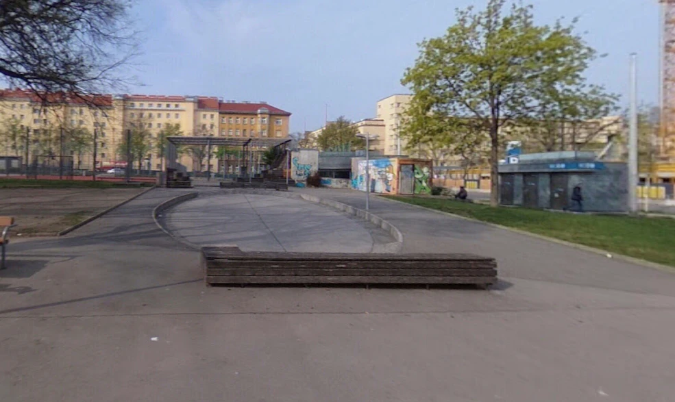 Am Dienstagabend sorgte ein Unbekannter im Steinbauerpark für große Aufregung.