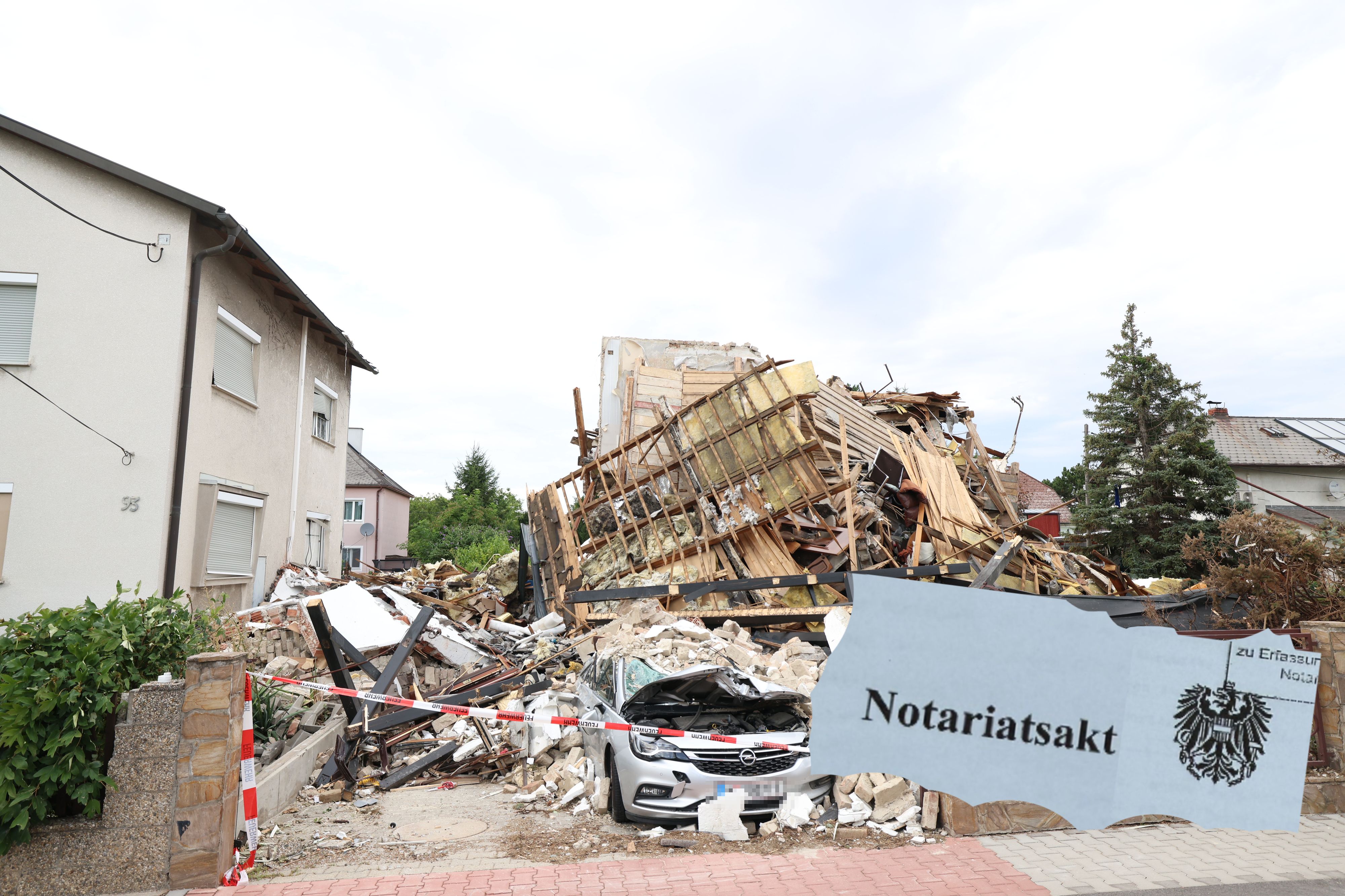 Der Notariatsakt enthüllt die Verpflichtungen des Verdächtigen (93)