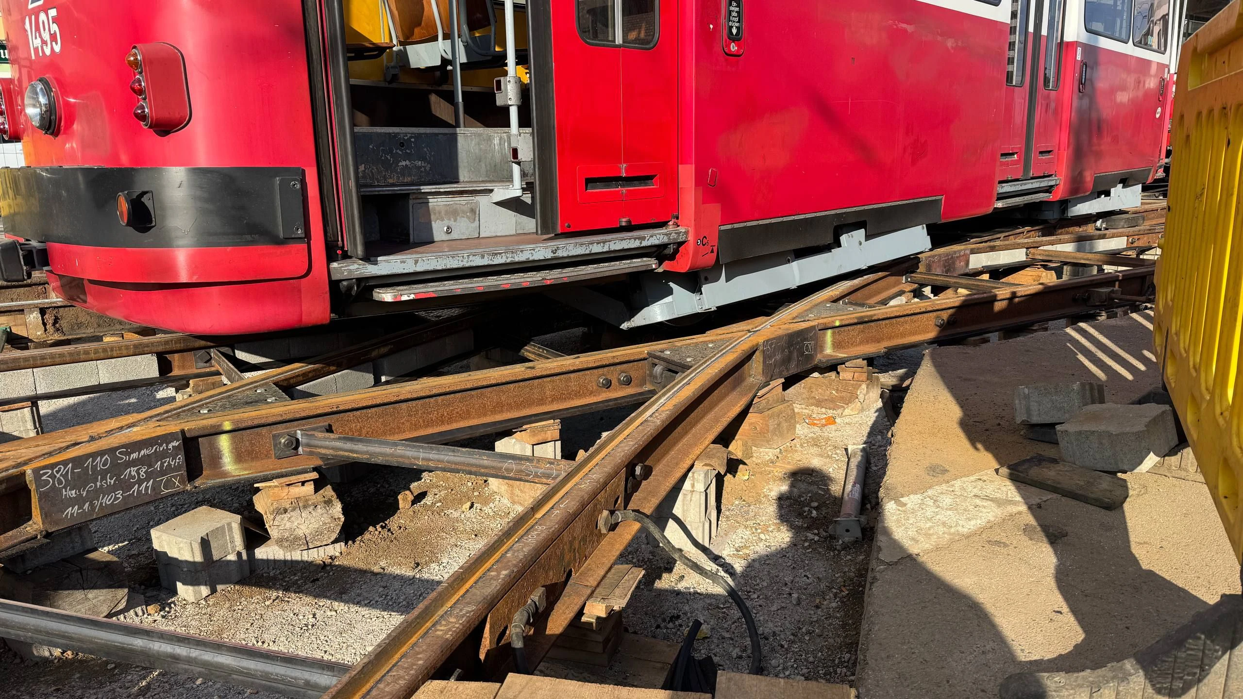 Straßenbahn in Simmering entgleist