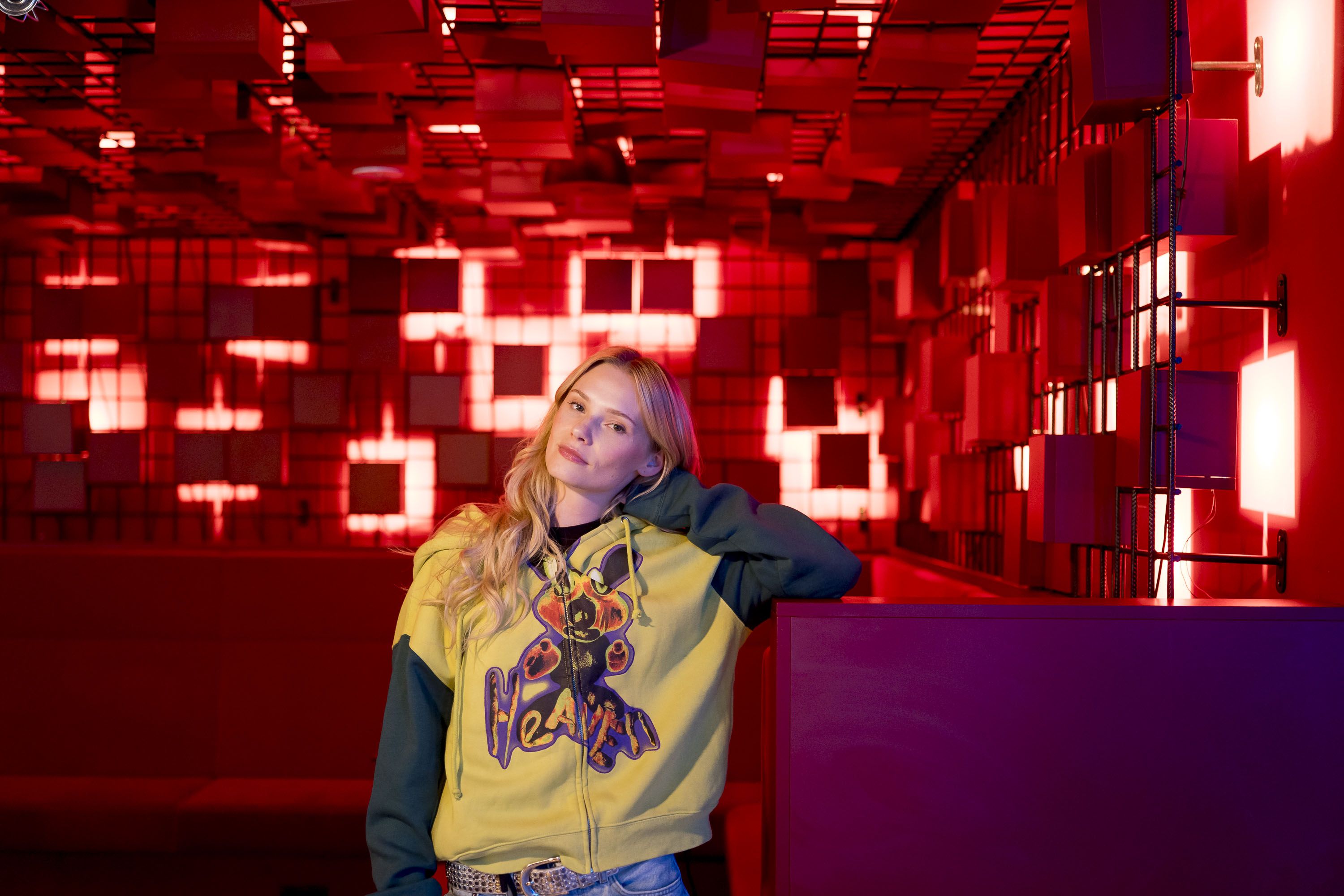 Esther Graf spricht über ihr neues Album und ihre Kindheit.