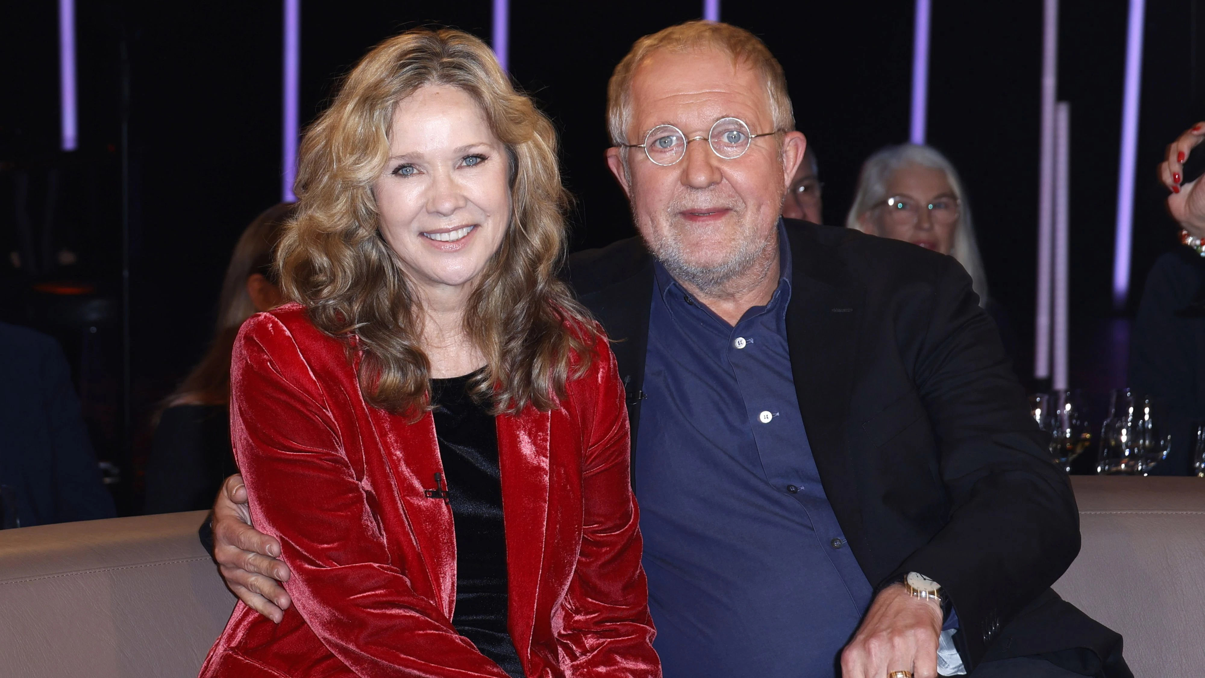 ACT 'NDR Talk Show' in Hamburg -- Ann-Kathrin Kramer mit Ehemann Harald Krassnitzer bei der Aufzeichnung der 'NDR Talk Show' im NDR Fernsehstudio Lokstedt. Hamburg, 01.11.2024