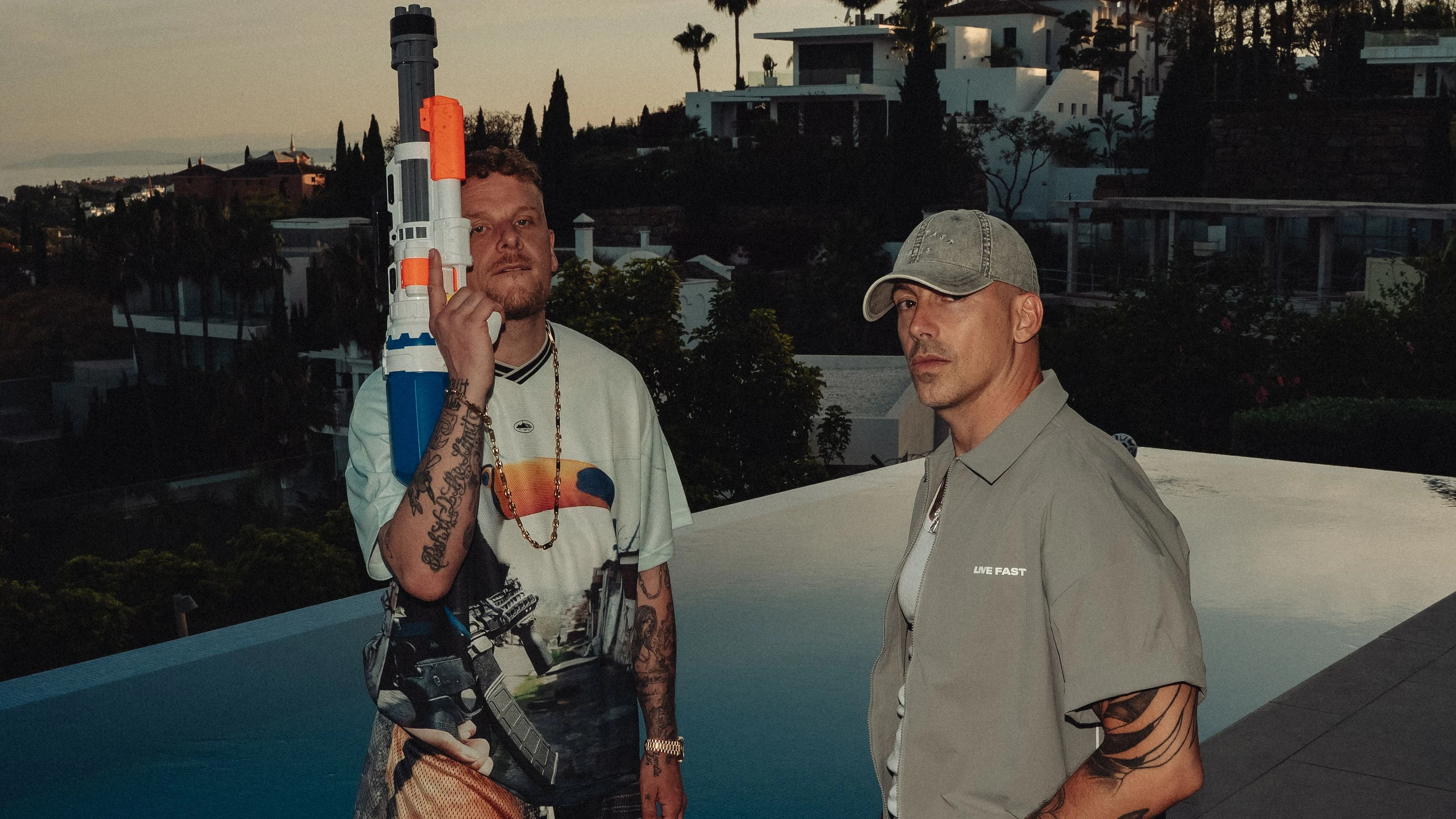  Bonez MC (l.) und RAF Camora