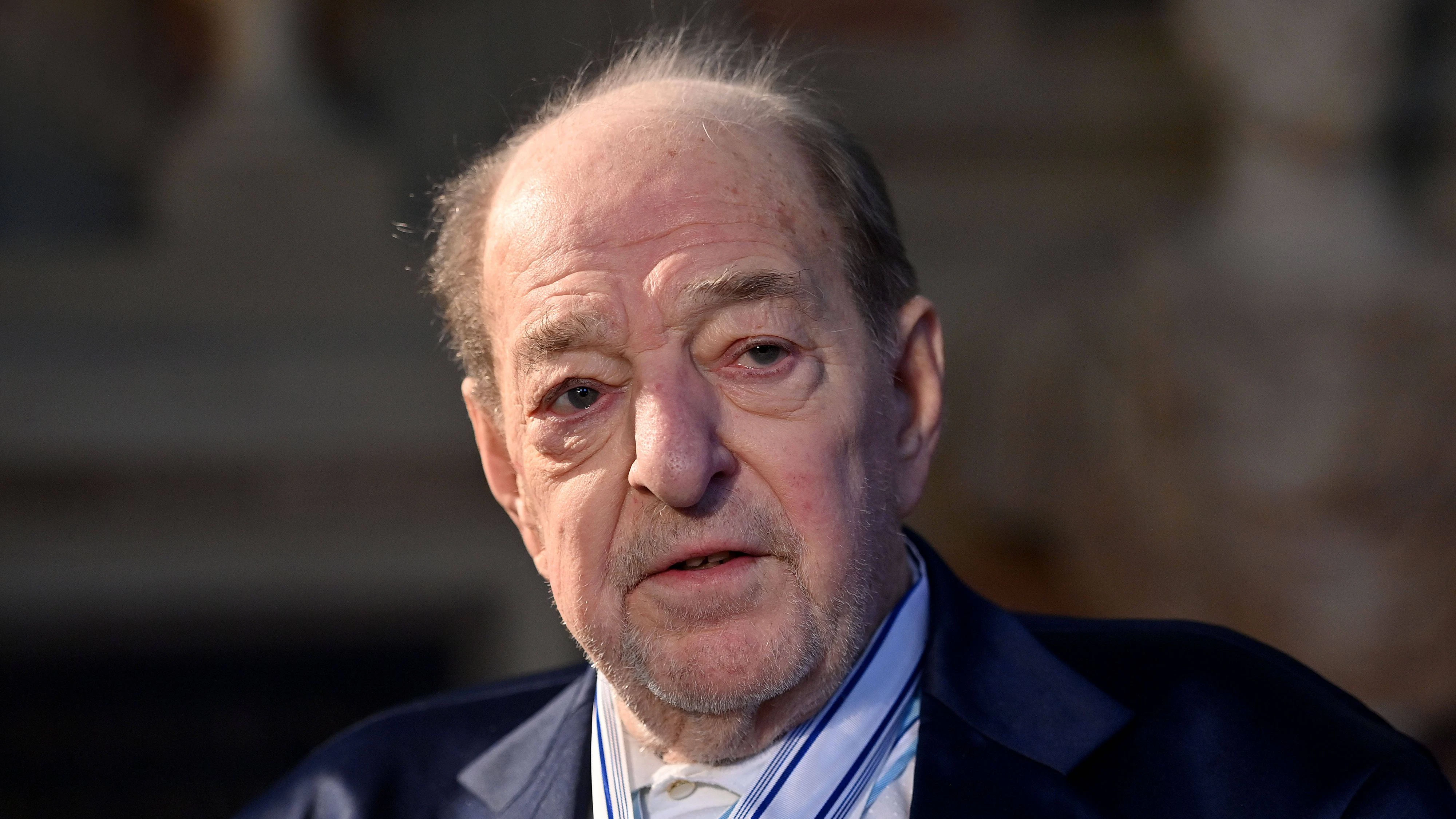 Ralph Siegel liegt im Koma.