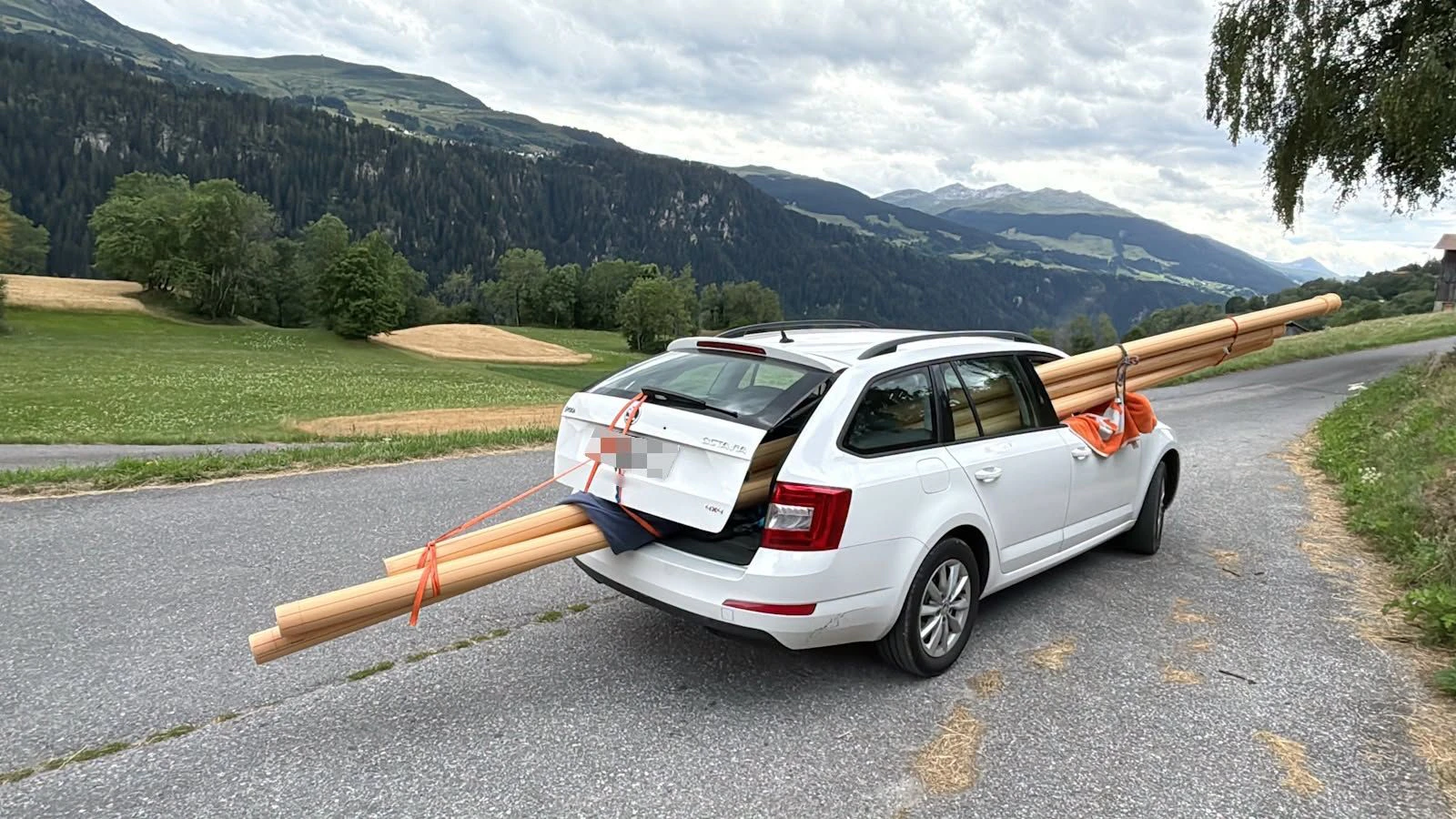Heute.at - Polizei zieht Skoda mit Rohr-Ladung aus dem Verkehr