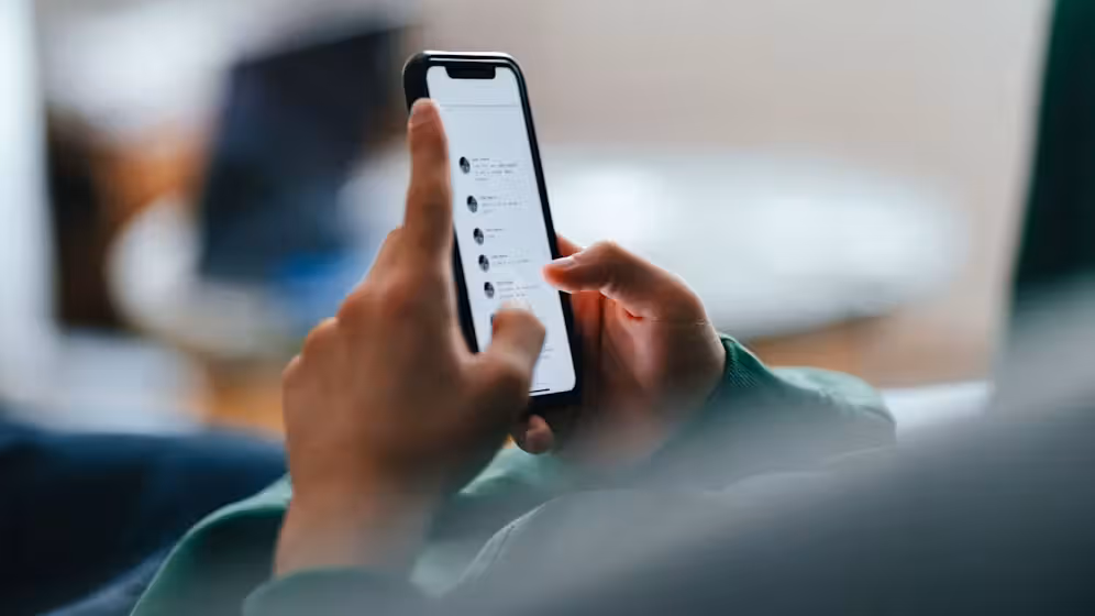 Online-Dienste dürfen wieder freiwillig nach Darstellungen sexuellen Kindesmissbrauchs auf ihren Plattformen suchen.