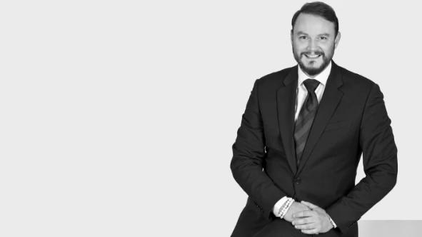 Raimund Schüller vertritt den vorbestraften Syrer, der jede Schuld bestreitet.