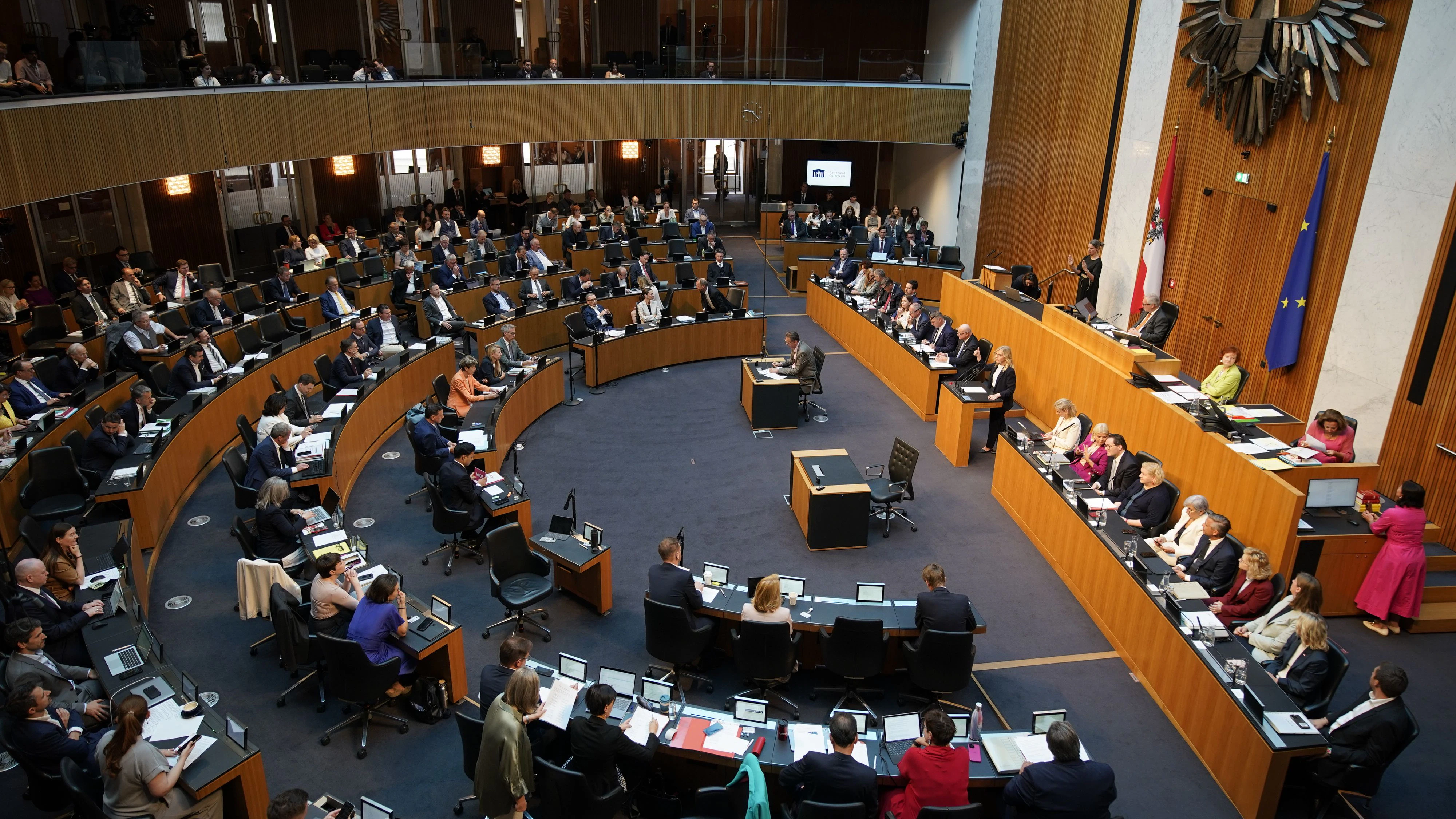 Heute.at - Neos-Mann will GEGEN eigene Koalition stimmen