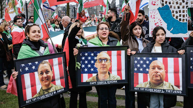 Am 1. März starben sechs US-Soldaten bei einem iranischen Drohnenangriff in Kuwait – die tödlichste Attacke auf US-Truppen im Iran-Krieg. Nun wurde bekannt, dass die Stellung offenbar ungesichert war – trotz Geheimdienst-Erkenntnissen über die Gefahren vor Ort.