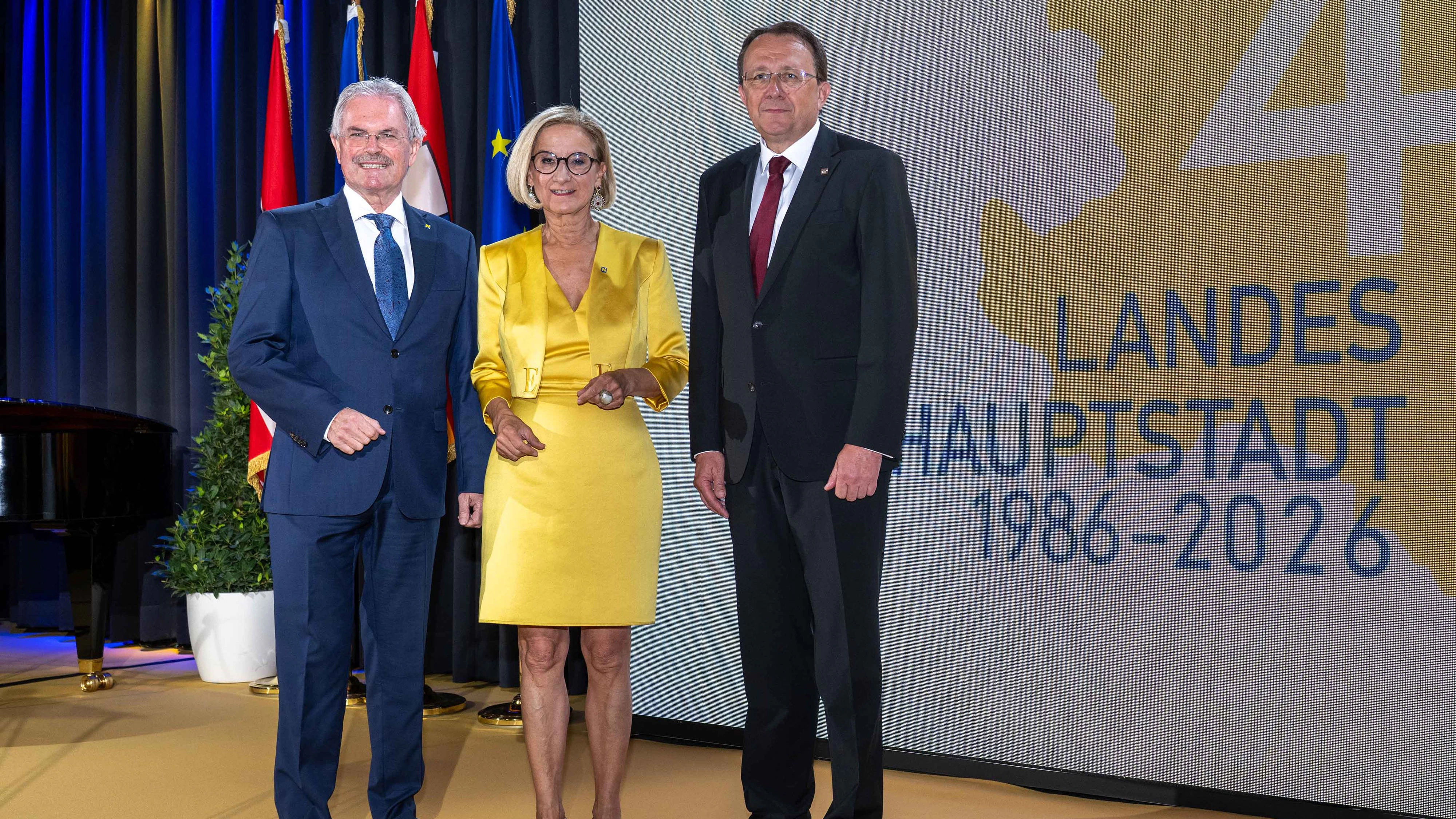 v.l.n.r.: Landtagspräsident Karl Wilfing, Landeshauptfrau Johanna Mikl-Leitner und Bürgermeister Matthias Stadler.