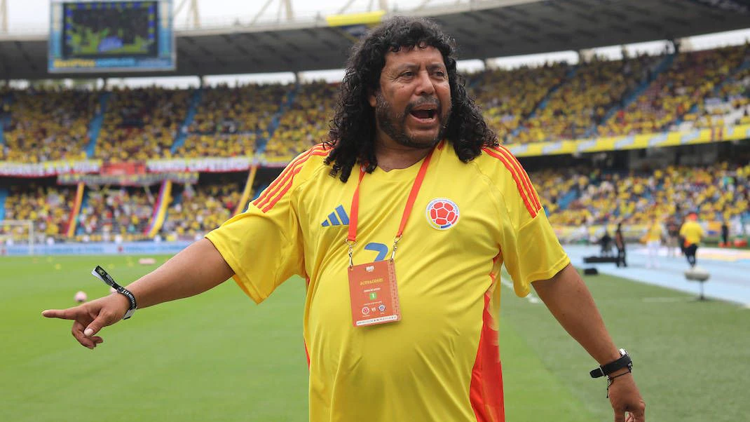 Fußball, WM Quali, Kolumbien - Chile Futbol, Colombia vs Chile. Primera rueda, clasificatorias al Mundial 2026. El ex jugador de la seleccion colombiana Rene Higuita, es fotografiado durante el partido de la primera rueda de las eliminatorias al mundial de 2026 contra Chile disputado en el estadio Metropolitano Roberto Melendez de Barranquilla, Colombia. 15/10/2024 Vizzor image/Photosport Football, Colombia vs Chile. World Cup 2026 qualifiers. Colombia s ex player Rene Higuita, is pictured during a 2026 World Cup qualifier match against Chile at the Metropolitano Roberto Melendez stadium in Barranquilla, Colombia. 15/10/2024 Vizzor image/Photosport Colombia vs Chile, eliminatorias al mundial 2026 PUBLICATIONxNOTxINxCHI